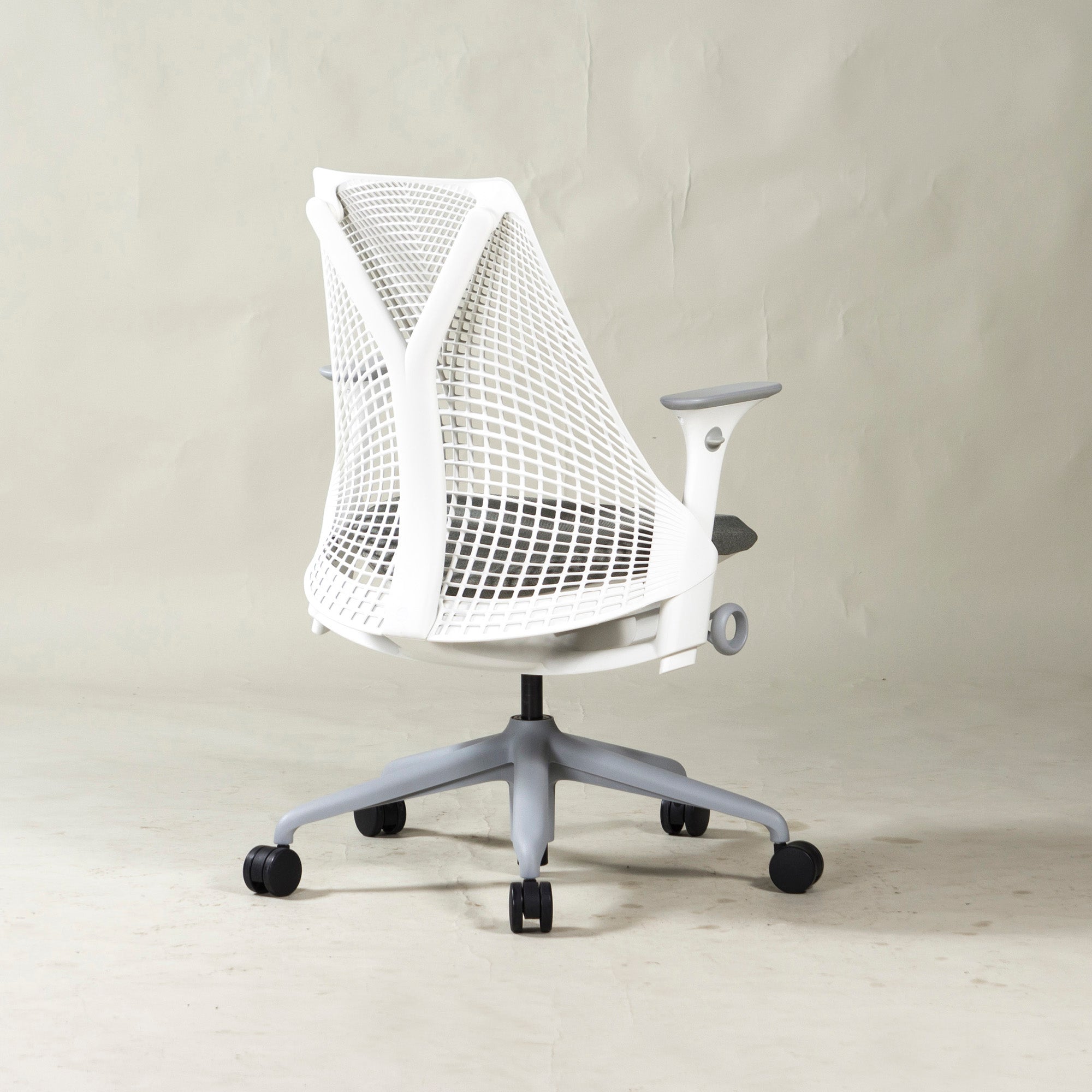 ◆Made in 2021◆Good condition◆Herman Miller Sail Chair Adjustable Arm White x Gray Desk Chair
