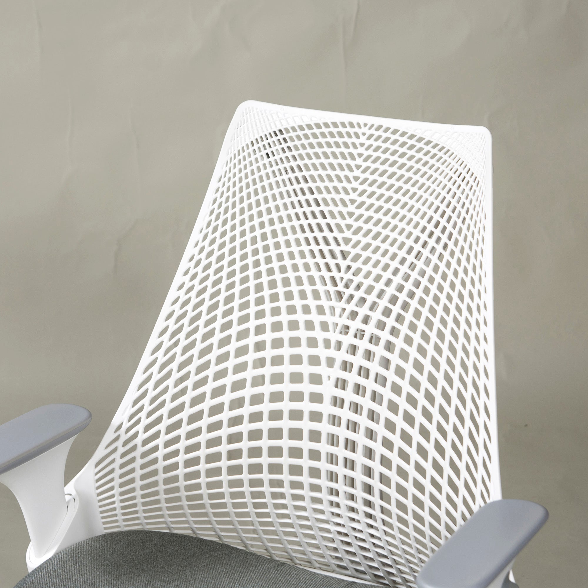 ◆Made in 2021◆Good condition◆Herman Miller Sail Chair Adjustable Arm White x Gray Desk Chair