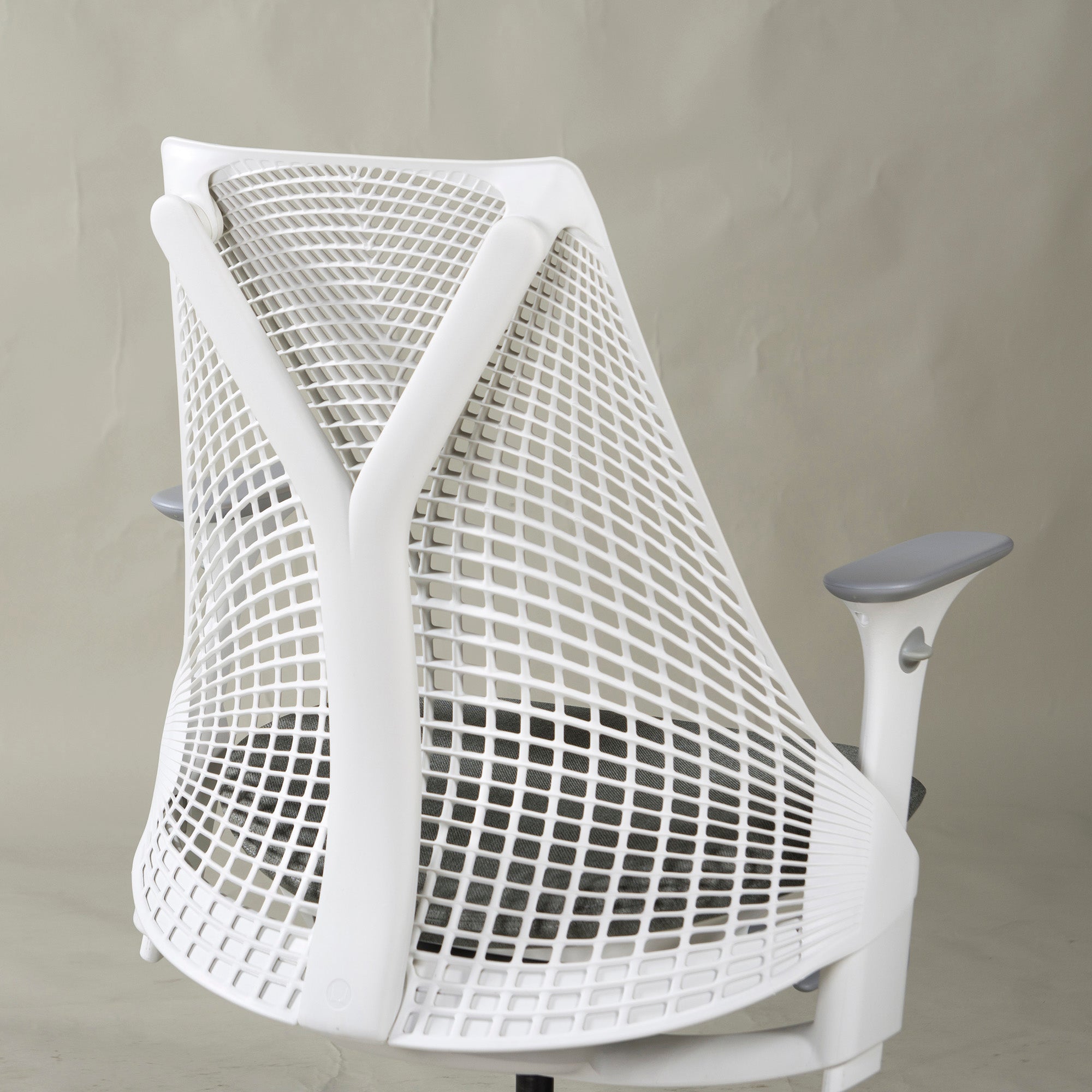 ◆Made in 2021◆Good condition◆Herman Miller Sail Chair Adjustable Arm White x Gray Desk Chair