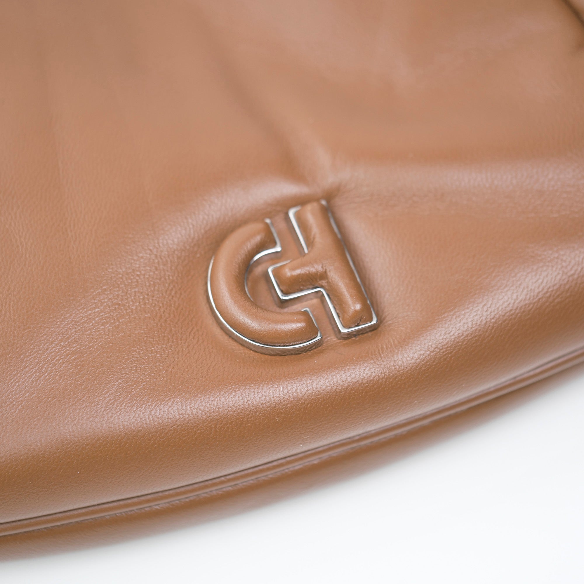 コールハーン ショルダーバッグ キルテッド ホーボー バッグ COLE HAAN Quilted Leather Hobo Bag ニューキャラメル