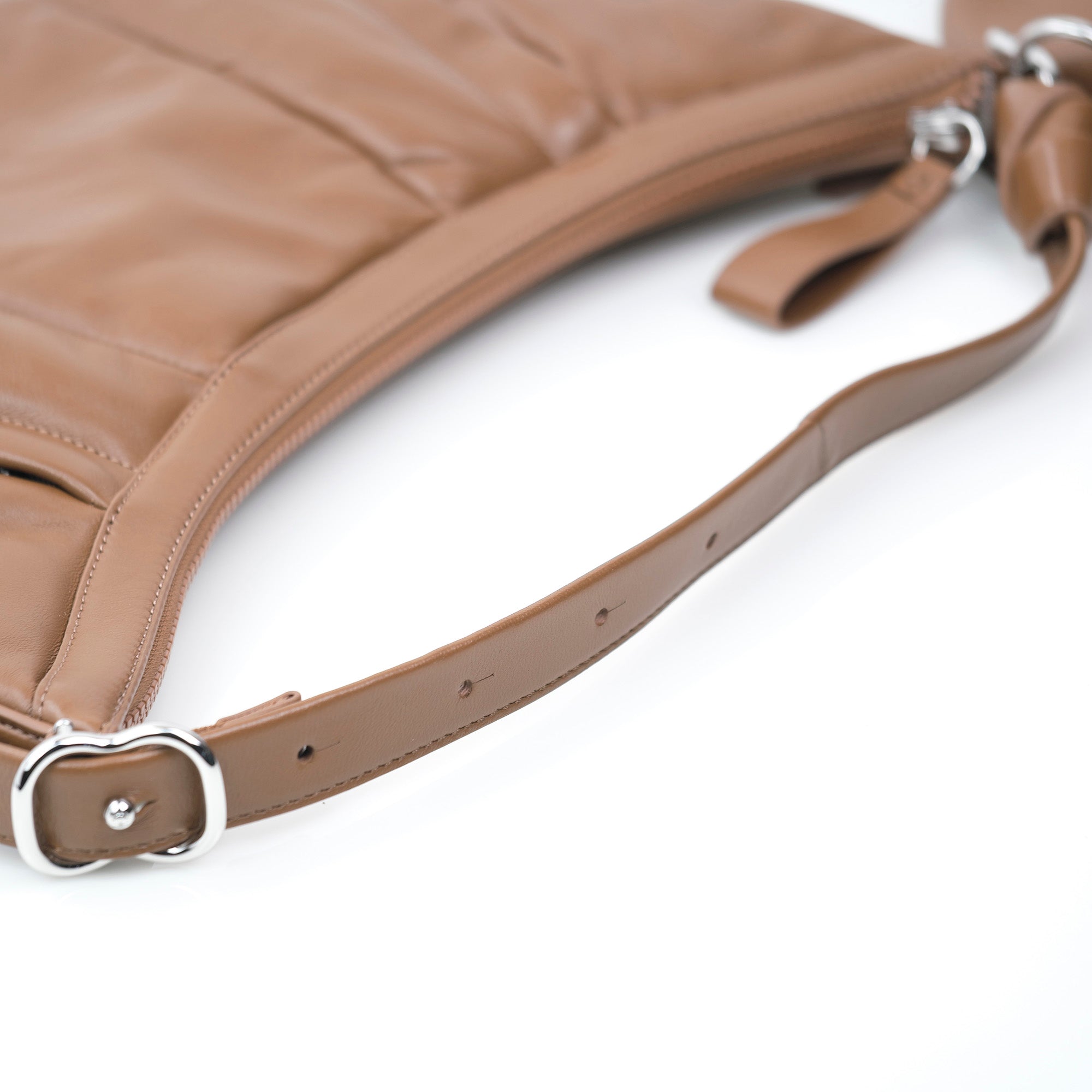 コールハーン ショルダーバッグ キルテッド ホーボー バッグ COLE HAAN Quilted Leather Hobo Bag ニューキャラメル