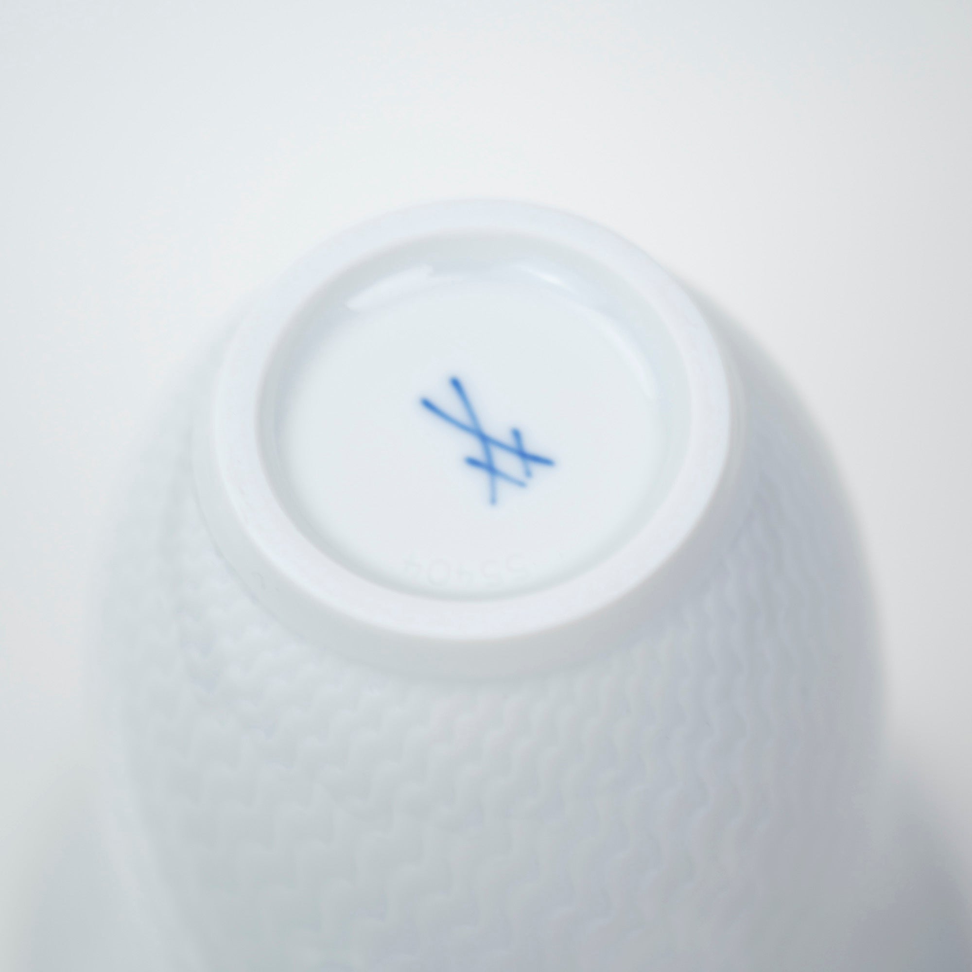 Meissen Wave Play White Tumbler With Box, Like New