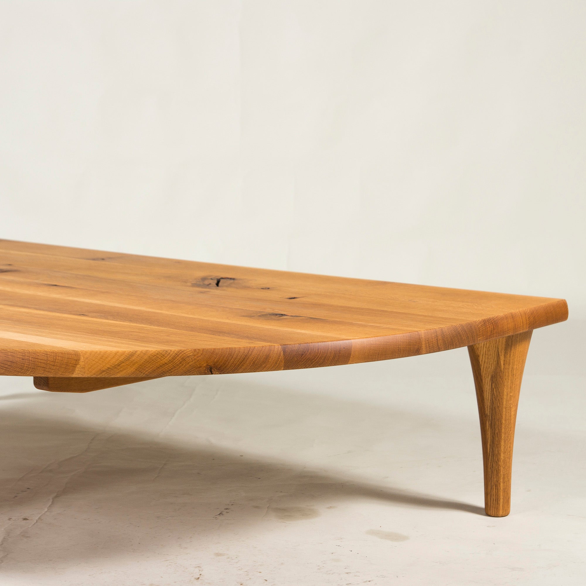 ◆Fully maintained◆Beautiful product◆Hida Sangyo Mori no Kotoba Semicircular Living Table W150 Solid Oak Woodpecker Toshimitsu Sasaki Japanese Modern
