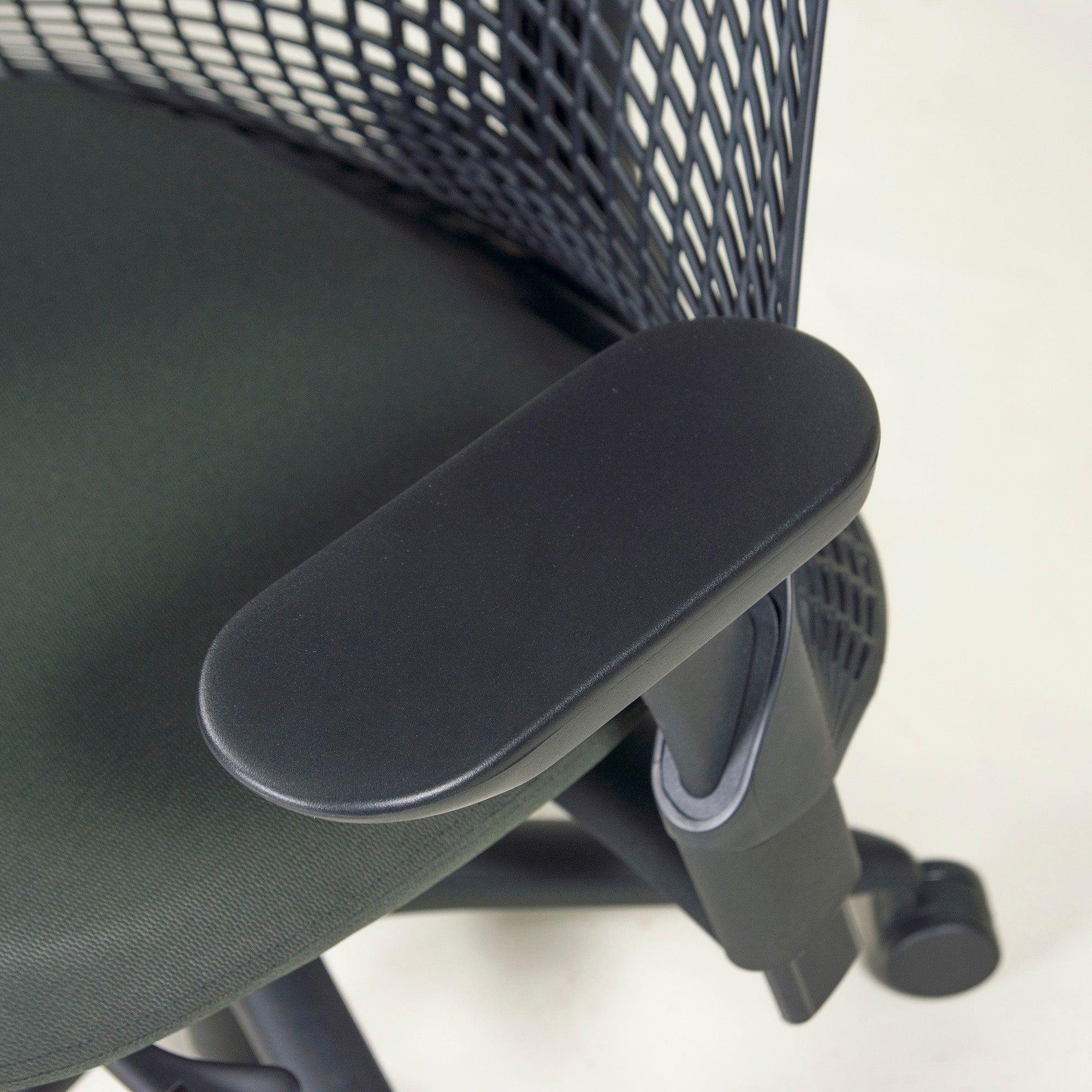 Herman Miller/ハーマンミラー セイルチェア フルアジャスタブルアーム ブラック デスクチェア OAチェア 昇降式 リクライニング