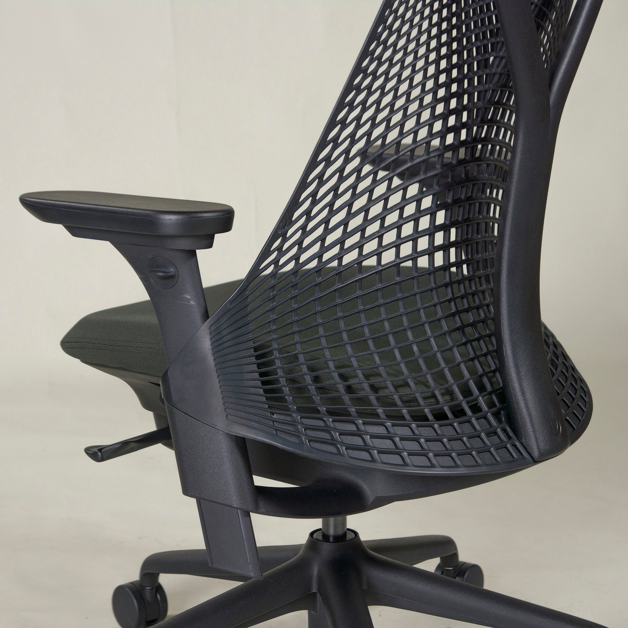 Herman Miller/ハーマンミラー セイルチェア フルアジャスタブルアーム ブラック デスクチェア OAチェア 昇降式 リクライニング