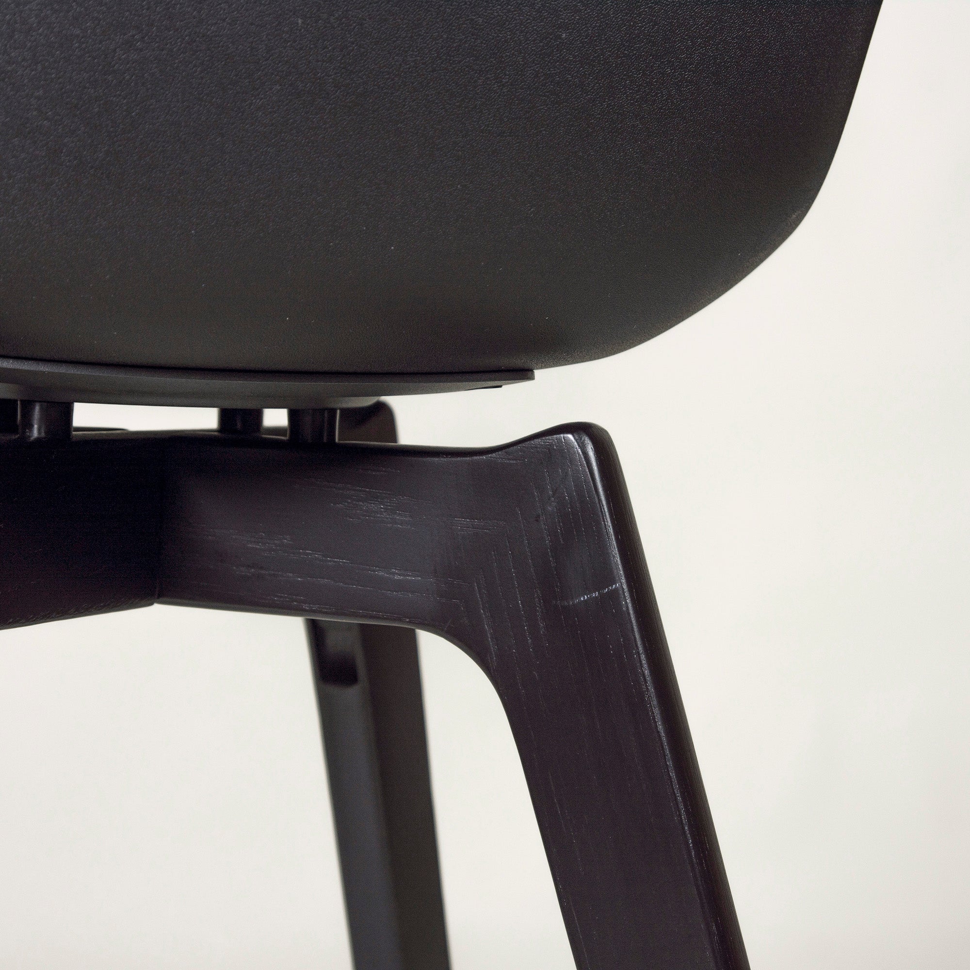 BoConcept Counter Chair BoConcept ADELAIDE/Adelaide Counter Stool Black x Espresso Oak (1) Nordic Modern