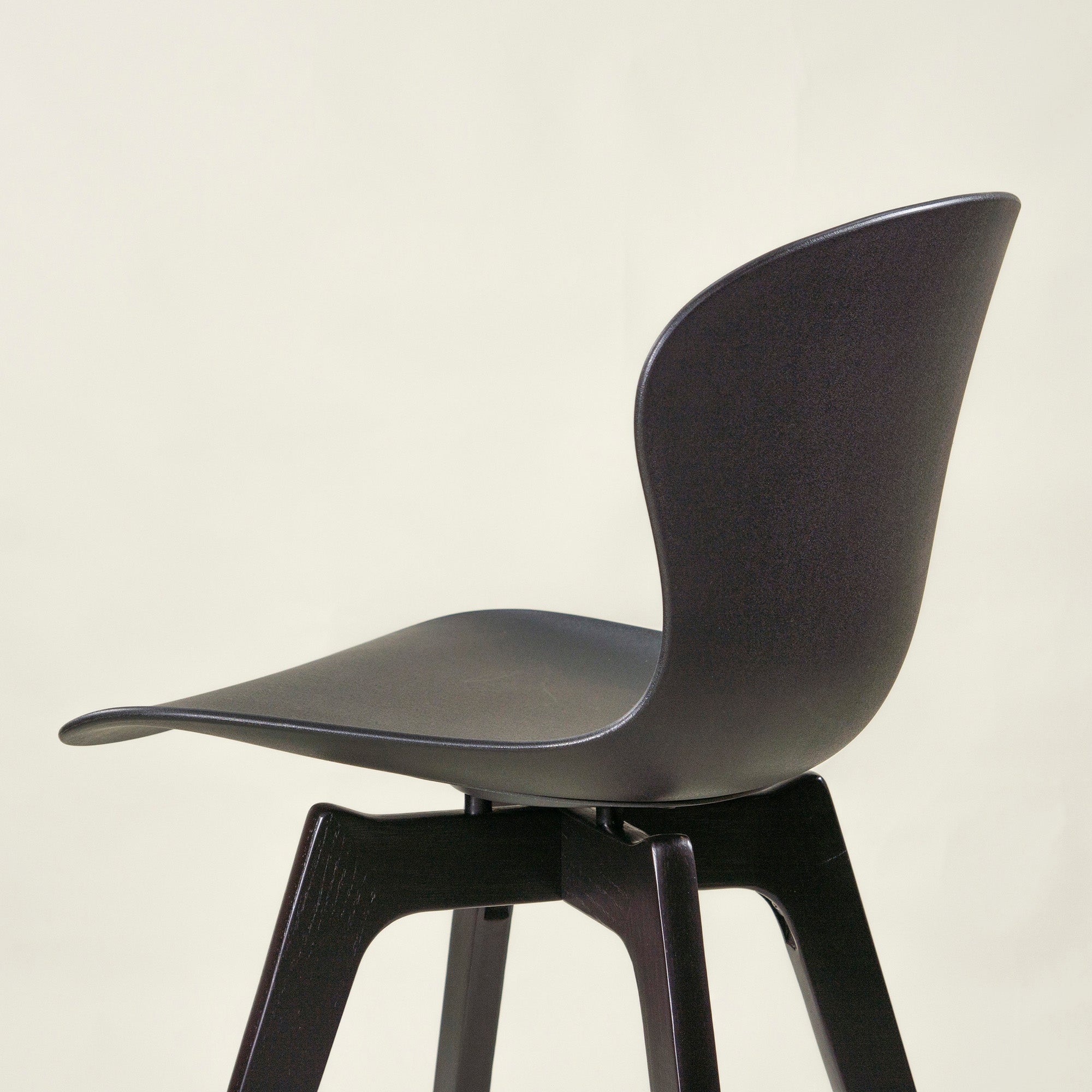 BoConcept Counter Chair BoConcept ADELAIDE/Adelaide Counter Stool Black x Espresso Oak (1) Nordic Modern