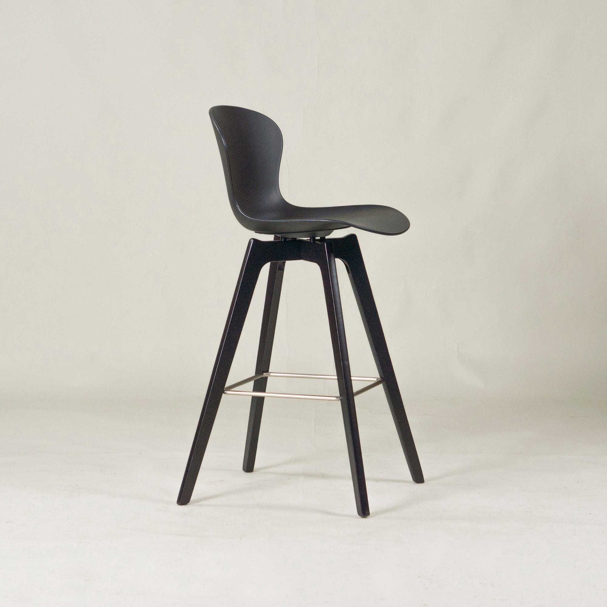 BoConcept Counter Chair BoConcept ADELAIDE/Adelaide Counter Stool Black x Espresso Oak (1) Nordic Modern