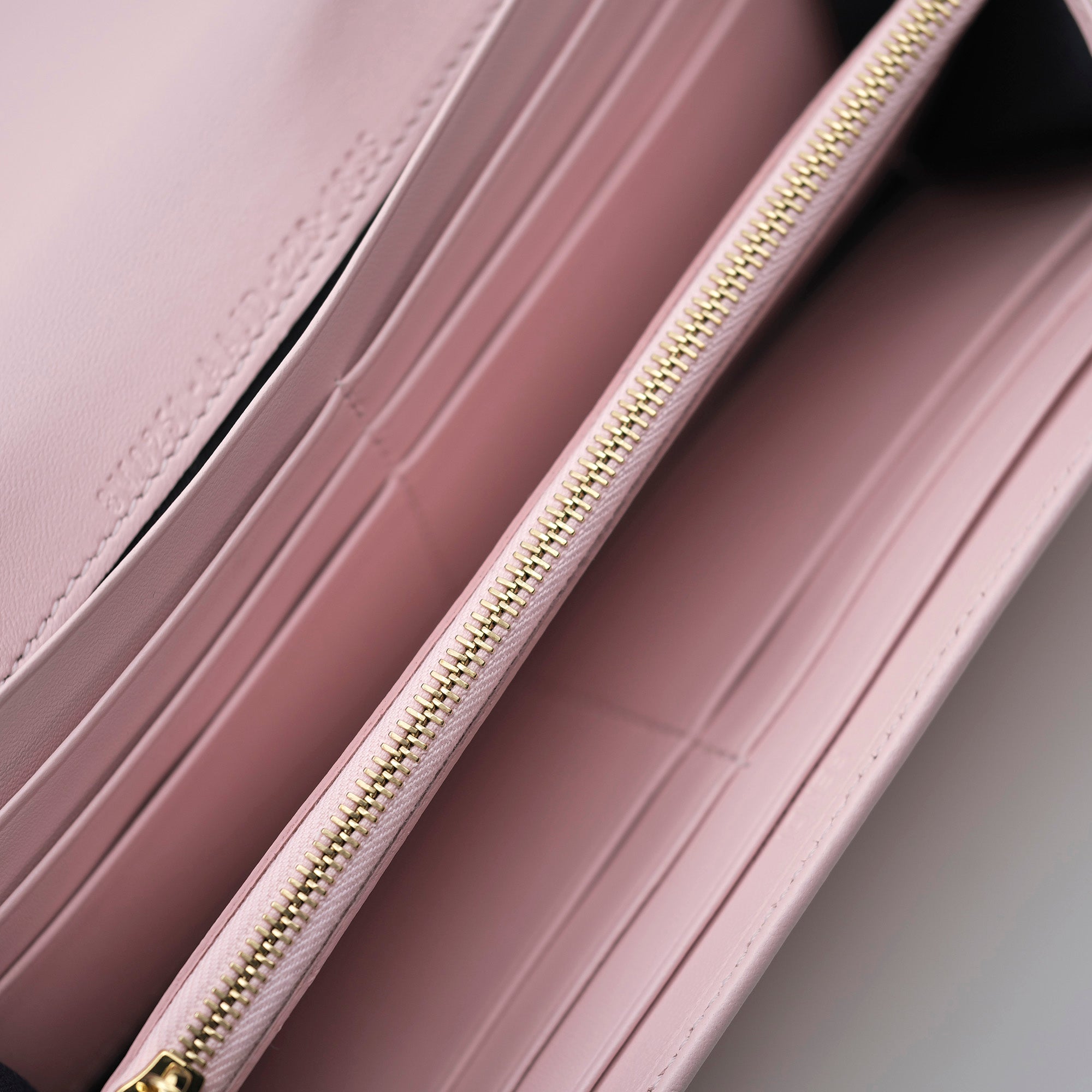 FENDI Long Wallet Continental Wallet FendiGraphie Pink FF Nappa Leather 8M0251 Good Condition