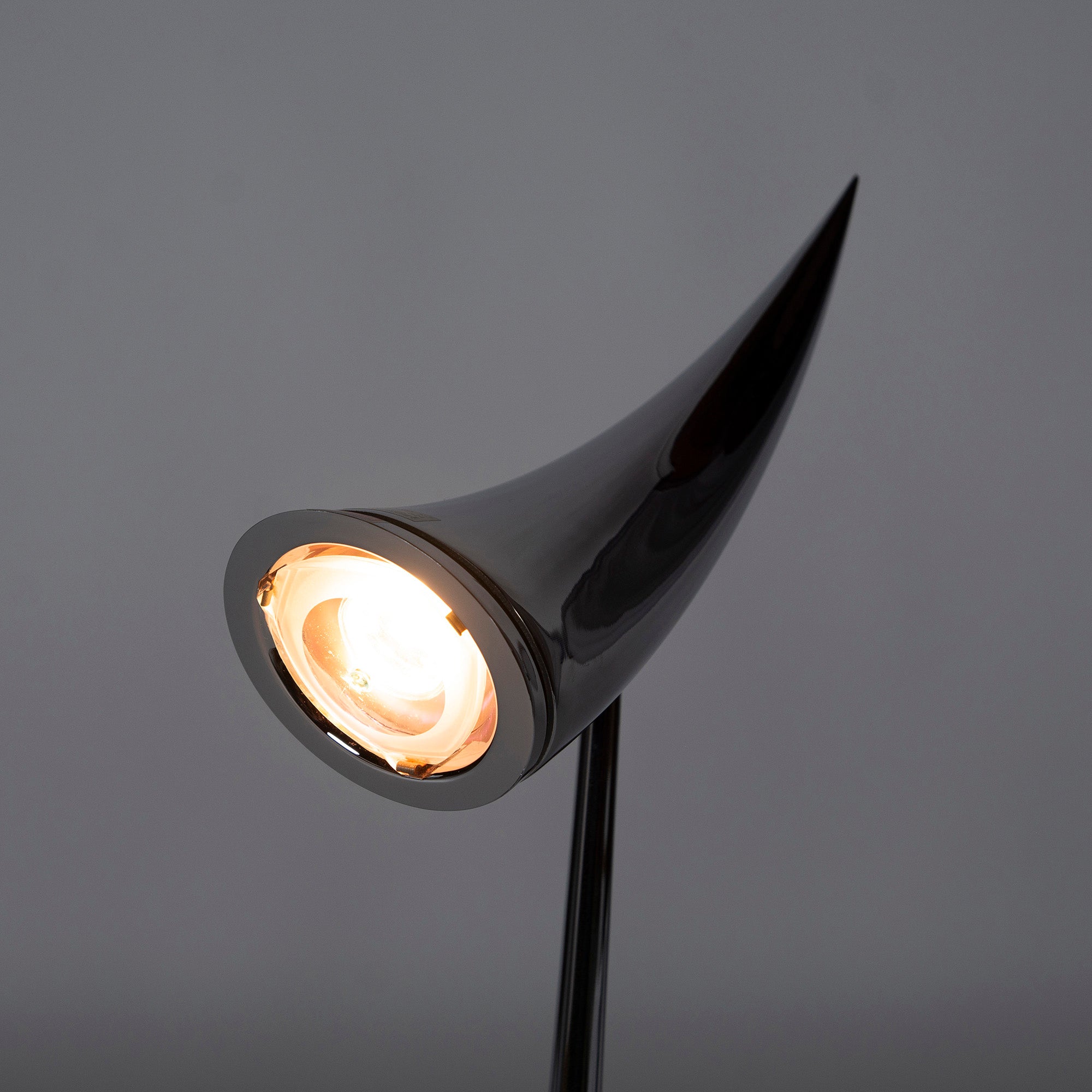 FLOS Table Lamp FLOS ARA Desk Lamp (1) Philippe Starck Space Age Modern Made in Italy Discontinued Indirect Lighting