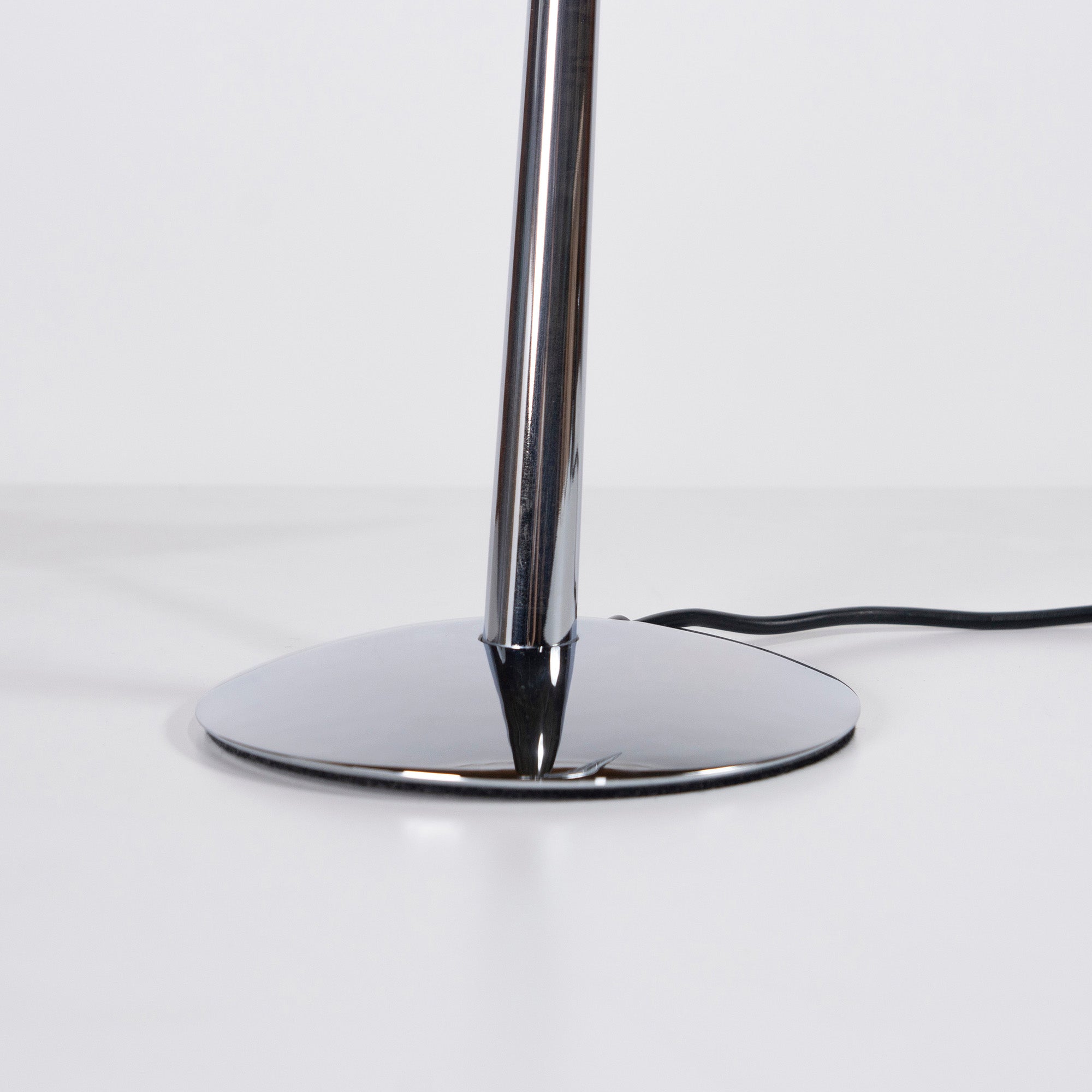 FLOS Table Lamp FLOS ARA Desk Lamp (1) Philippe Starck Space Age Modern Made in Italy Discontinued Indirect Lighting