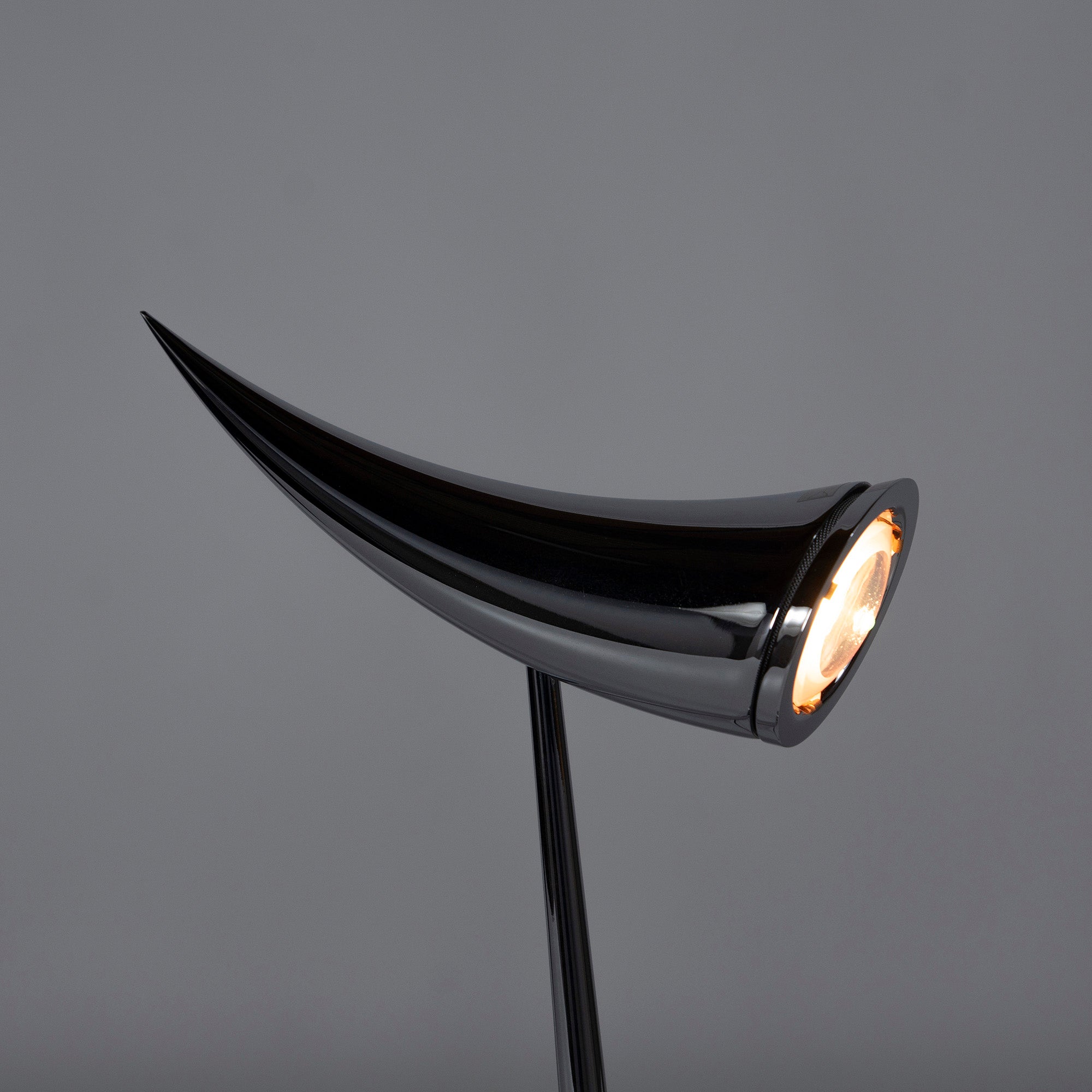 FLOS Table Lamp FLOS ARA Desk Lamp (2) Philippe Starck Space Age Modern Made in Italy Discontinued Indirect Lighting