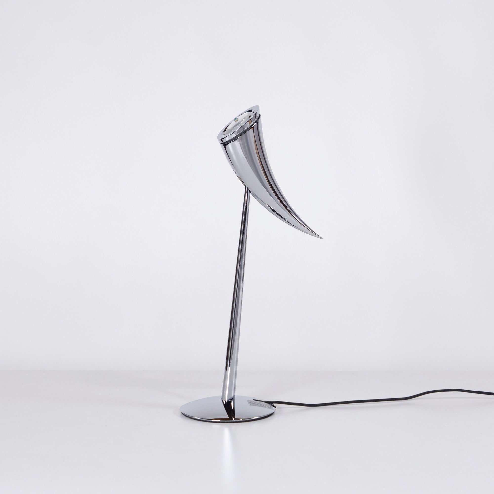 FLOS Table Lamp FLOS ARA Desk Lamp (2) Philippe Starck Space Age Modern Made in Italy Discontinued Indirect Lighting