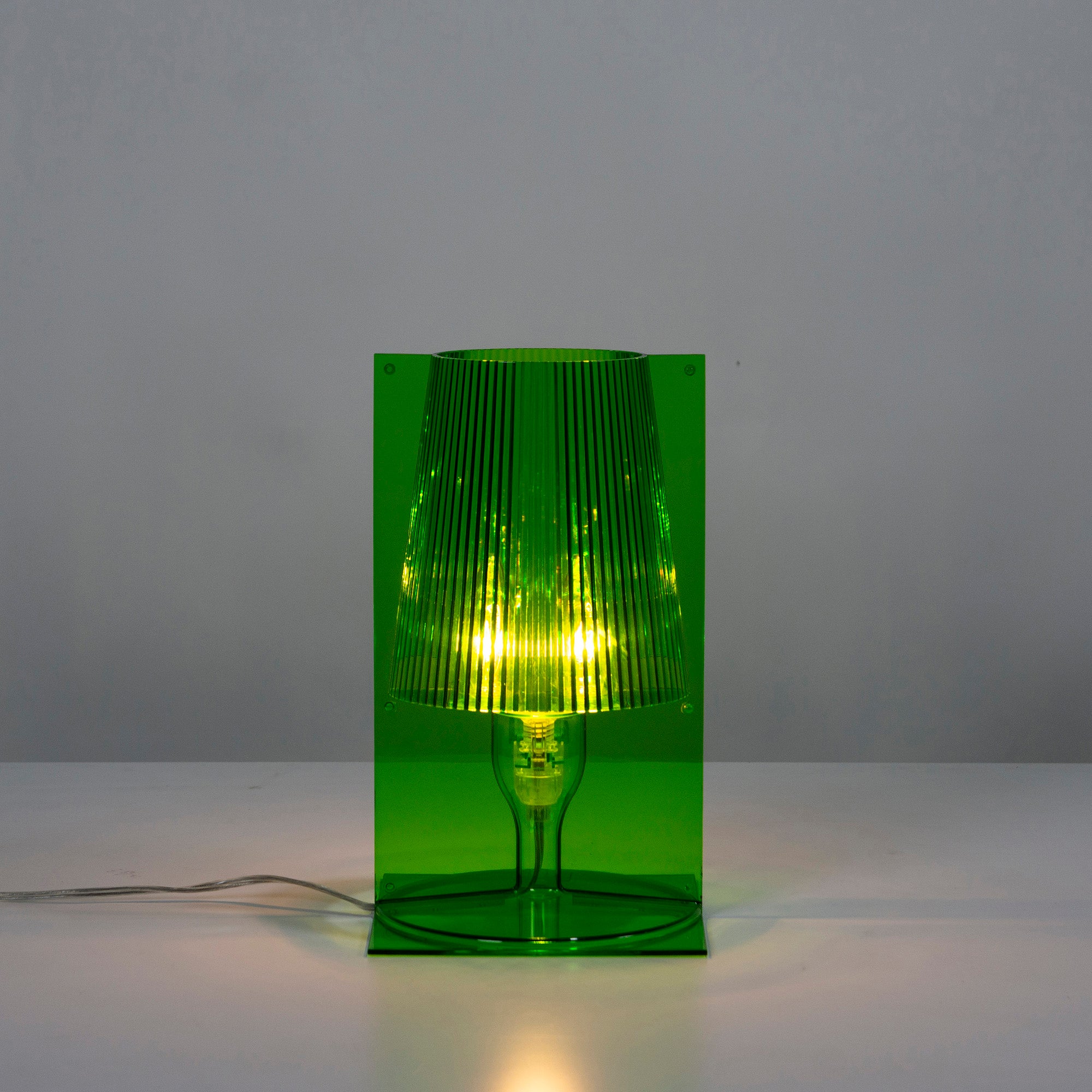 カルテル テーブルランプ Kartell TAKE テイク グリーン テーブルスタンド イタリア製 モダン デスクランプ 間接照明 照明