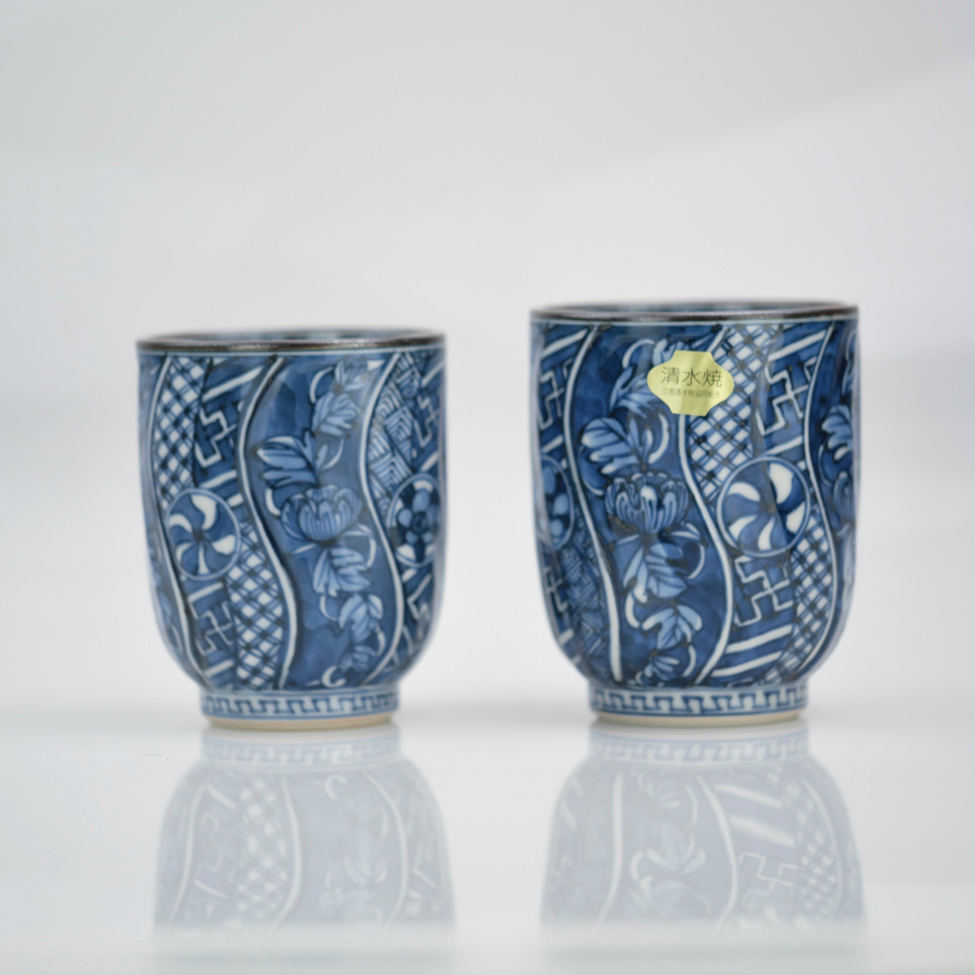 Heian Ichiraku, twisted auspicious round pattern, husband and wife teacups, pair of teacups, Kiyomizu ware, Kyo ware, good condition
