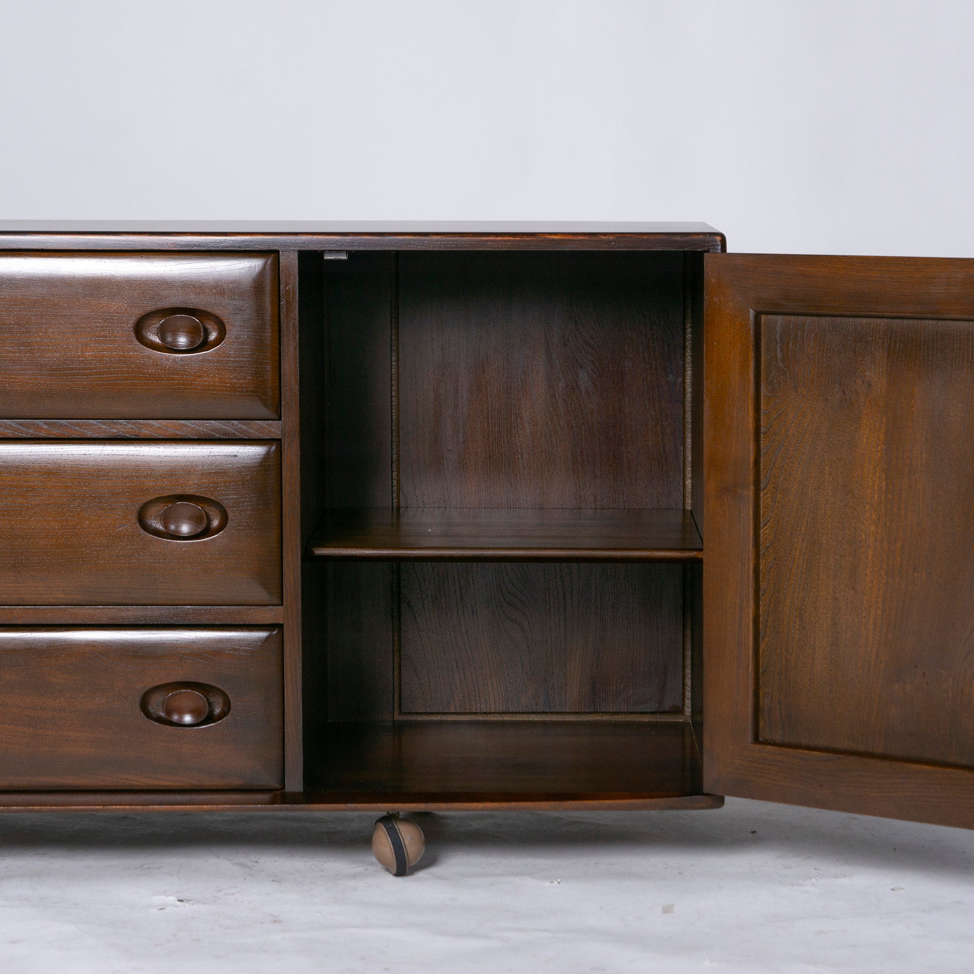 アーコール サイドボード ERCOL 英国ヴィンテージ エルム材 ウィンザースタイル リビング収納 キャビネット アンティーク