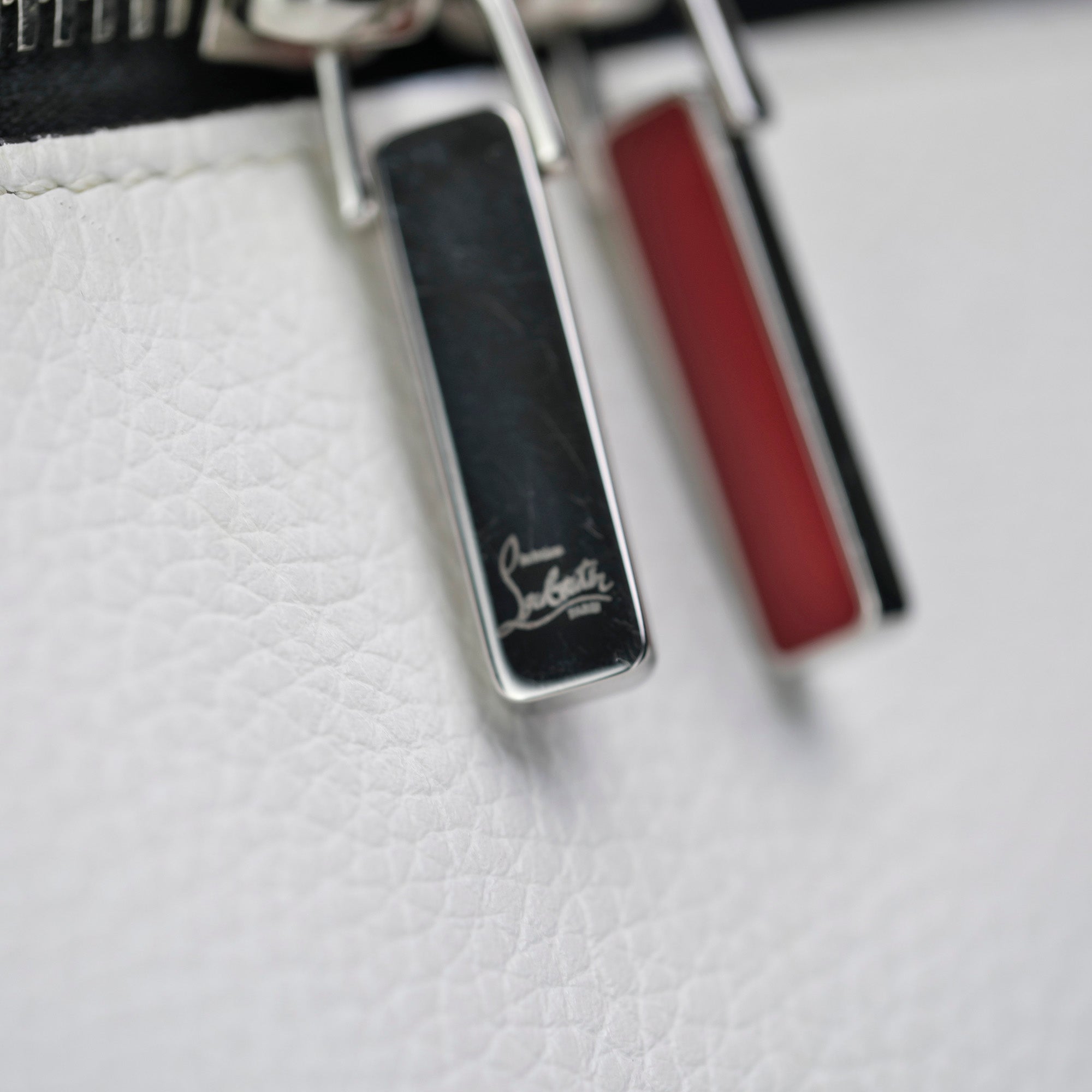 クリスチャンルブタン キピポーチ CHRISTIAN LOUBOUTIN KYPIPOUCH クロスボディ ショルダーバッグ 2WAY カーフレザー ホワイト
