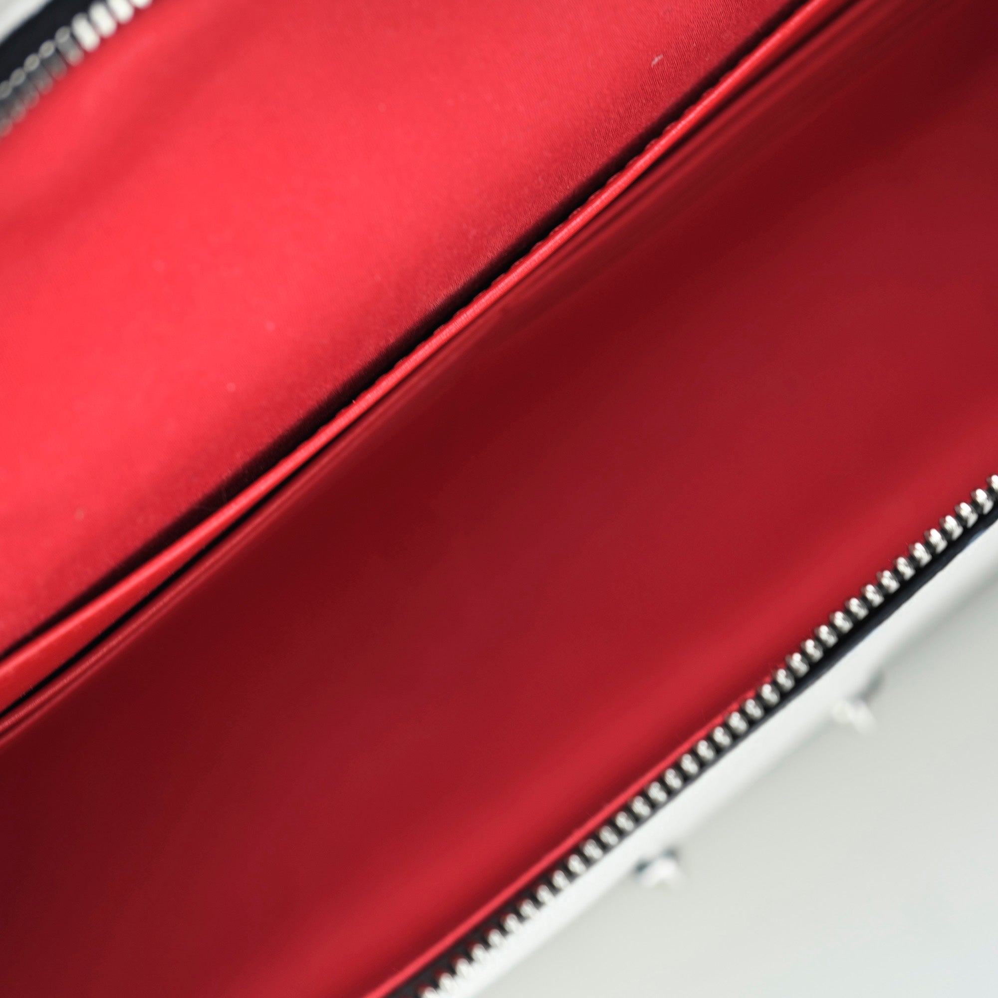 クリスチャンルブタン キピポーチ CHRISTIAN LOUBOUTIN KYPIPOUCH クロスボディ ショルダーバッグ 2WAY カーフレザー ホワイト