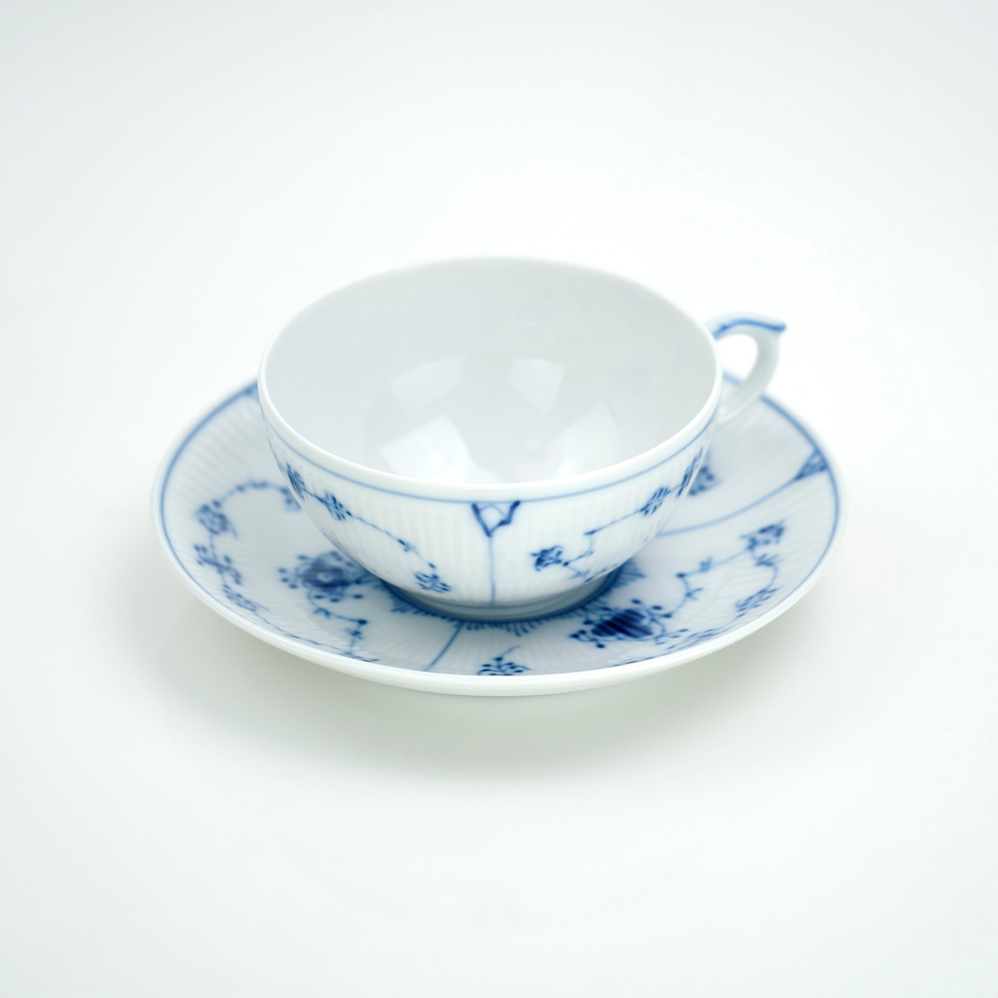 Royal Copenhagen Blue Fluted Plain Teacup and Saucer (1) Good Condition