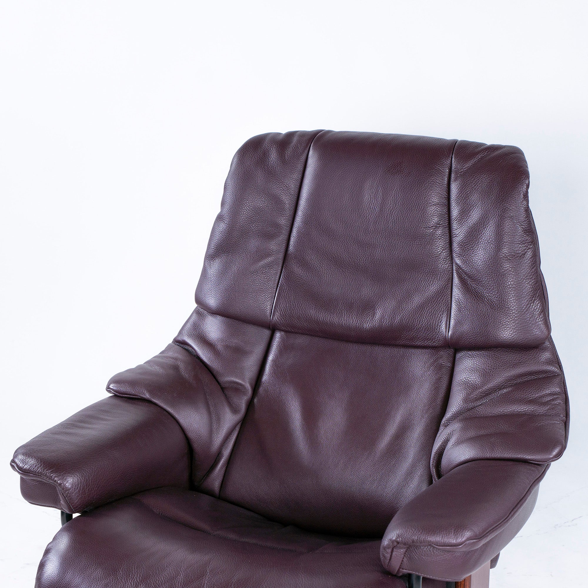 Ekornes Recliner Chair & Ottoman Ekornes Stressless Stressless Chair Reno Medium Bordeaux High Back Genuine Leather