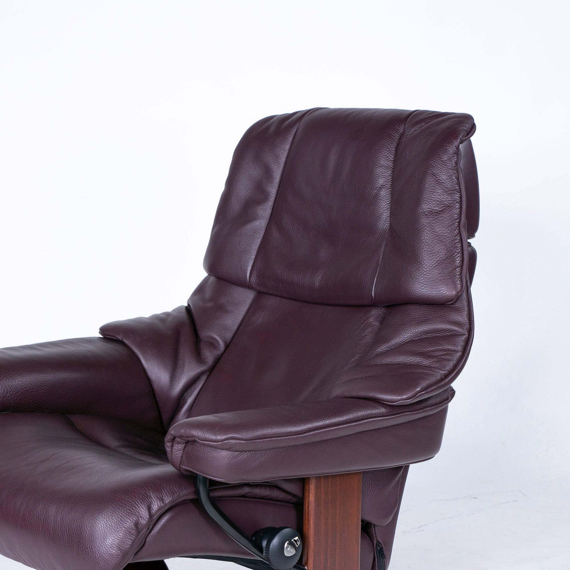 Ekornes Recliner Chair & Ottoman Ekornes Stressless Stressless Chair Reno Medium Bordeaux High Back Genuine Leather