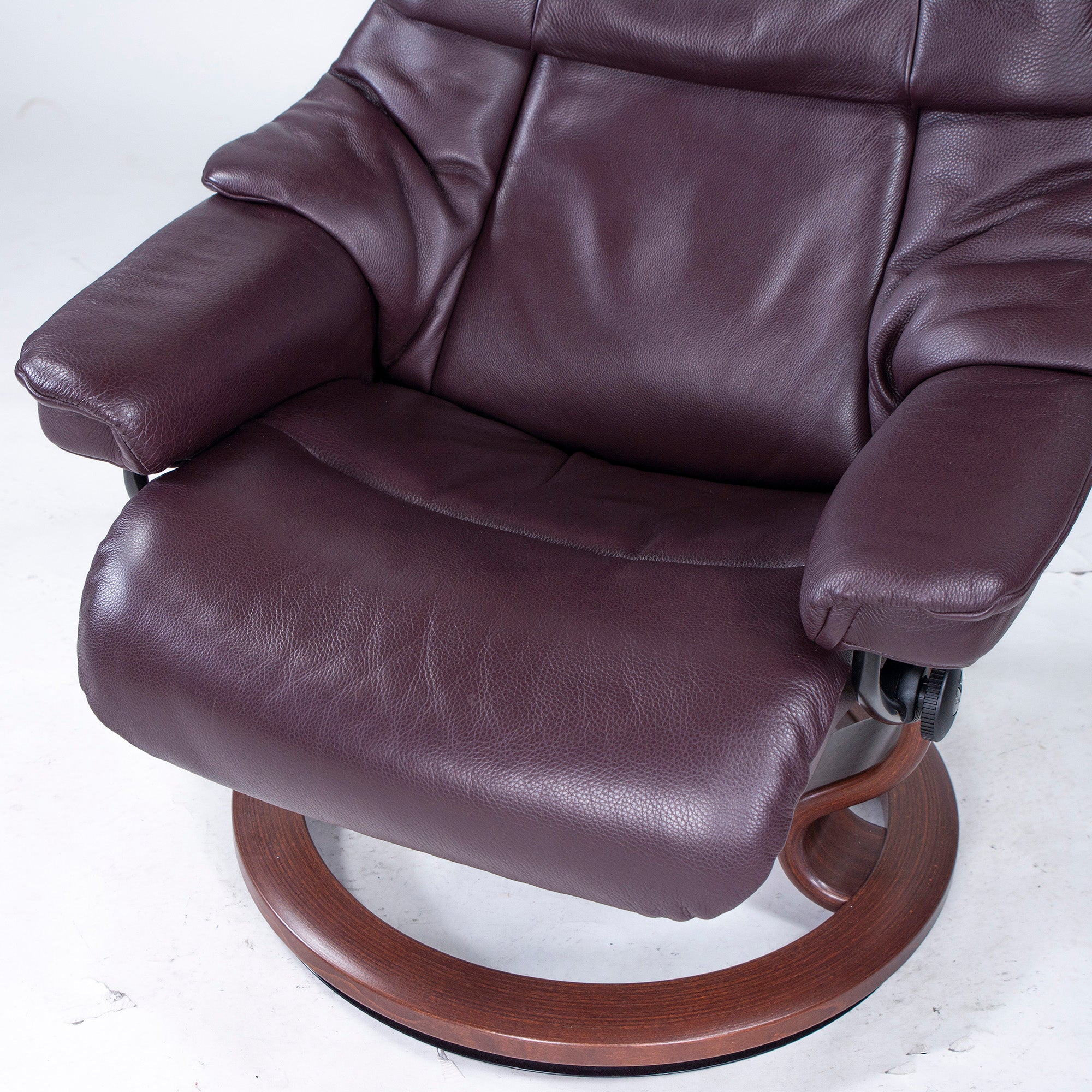 Ekornes Recliner Chair & Ottoman Ekornes Stressless Stressless Chair Reno Medium Bordeaux High Back Genuine Leather