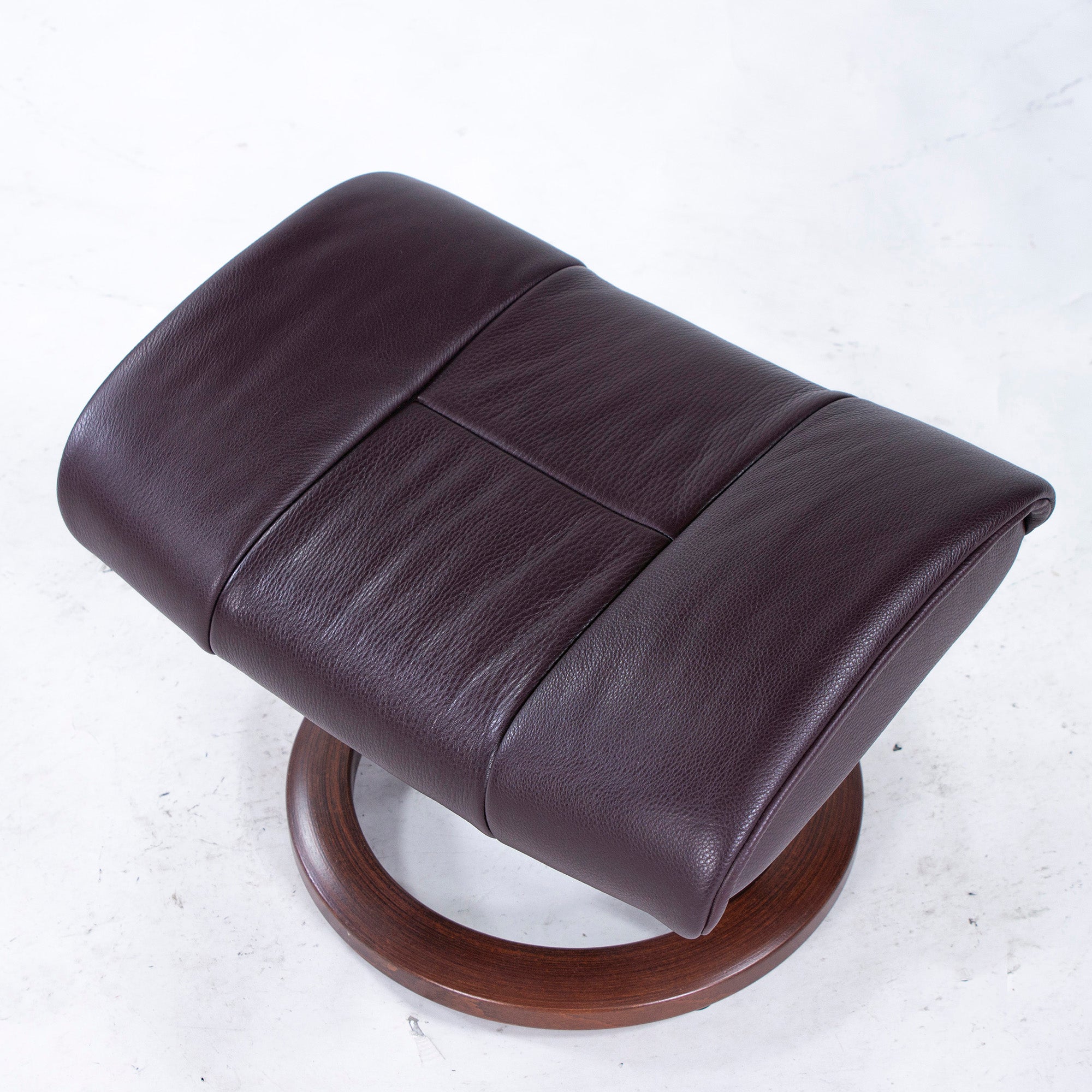 Ekornes Recliner Chair & Ottoman Ekornes Stressless Stressless Chair Reno Medium Bordeaux High Back Genuine Leather
