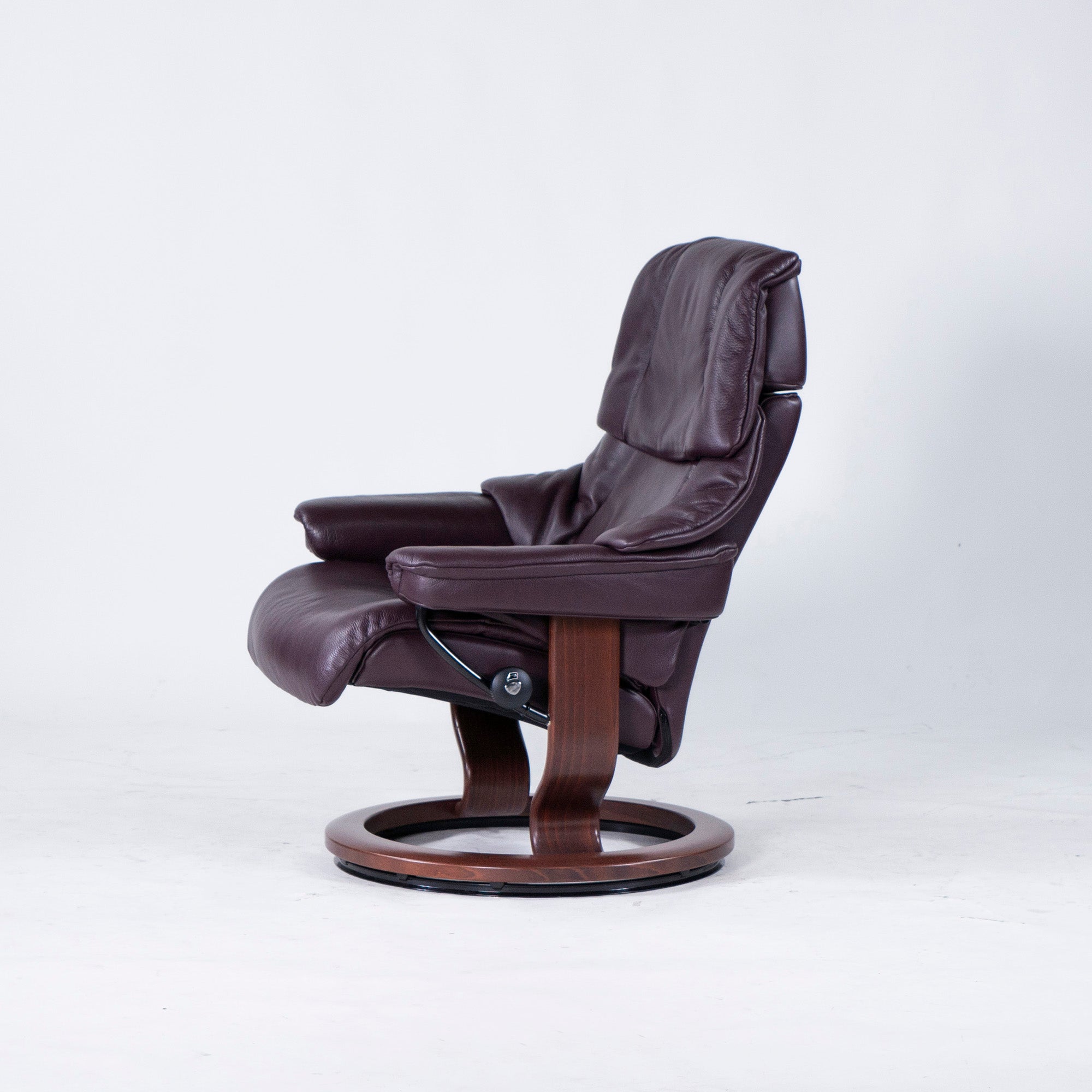 Ekornes Recliner Chair & Ottoman Ekornes Stressless Stressless Chair Reno Medium Bordeaux High Back Genuine Leather