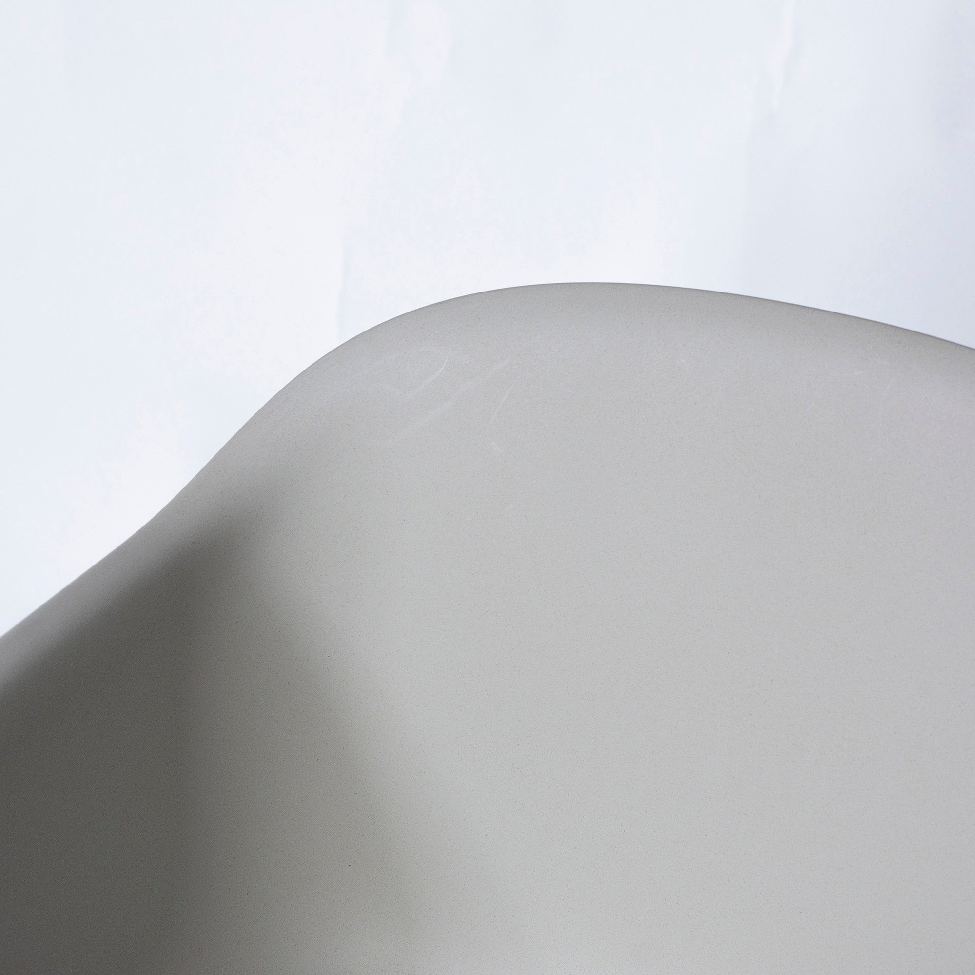 【中古】ダイニングチェア ムート Muuto ファイバーアームチェア チューブベース グレー シェルチェア 北欧モダン エレガント デザイナーズ デンマーク【中古家具】【中古ダイニングチェア】【USED家具】【リユース】【デザイナーズ家具】