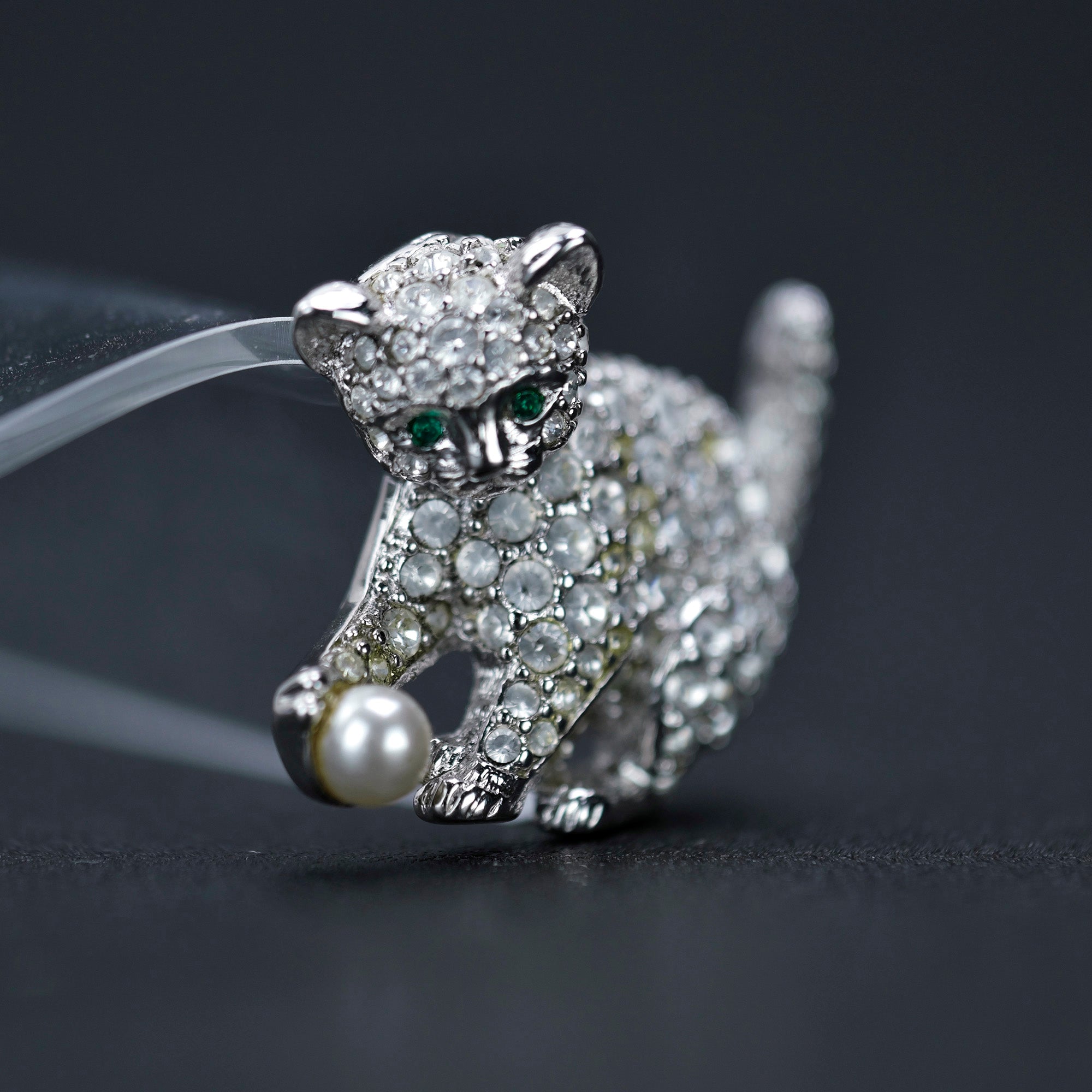 SWAROVSKI Crystal Glass Accessories Brooch Kitten