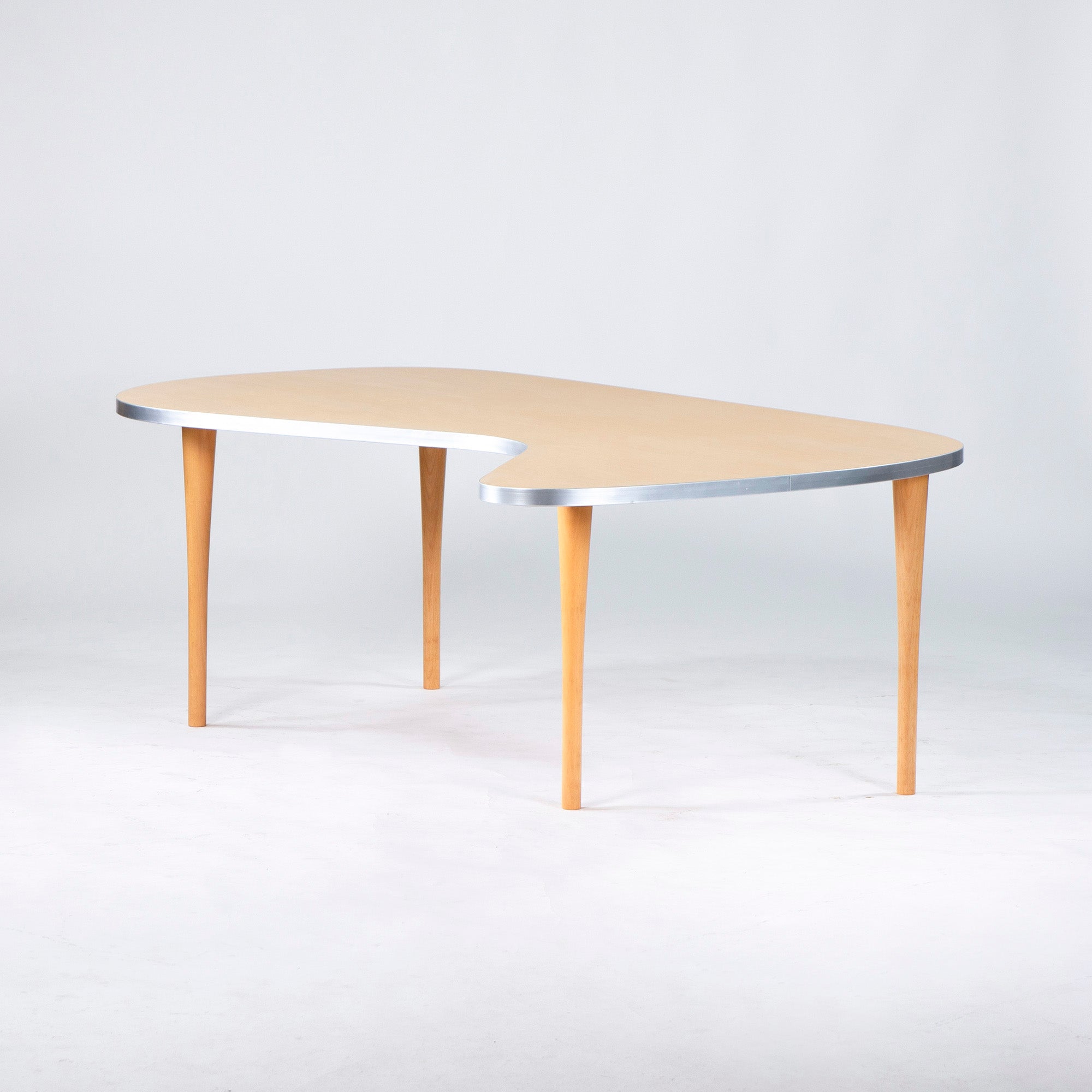 Dining table IDEE CURVED PLYWOOD TABLE Curved plywood table Custom-made Rare Whale table Beech wood