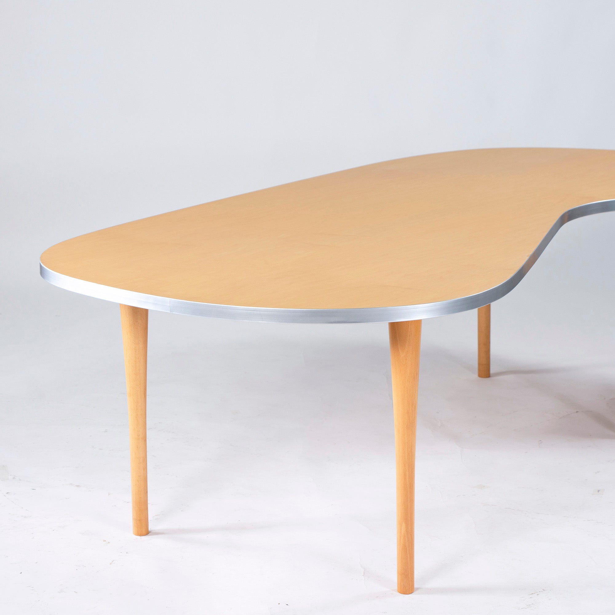 Dining table IDEE CURVED PLYWOOD TABLE Curved plywood table Custom-made Rare Whale table Beech wood