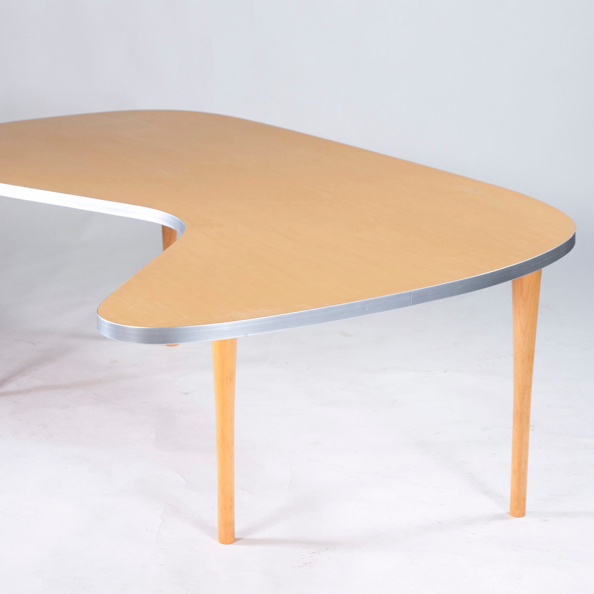 Dining table IDEE CURVED PLYWOOD TABLE Curved plywood table Custom-made Rare Whale table Beech wood