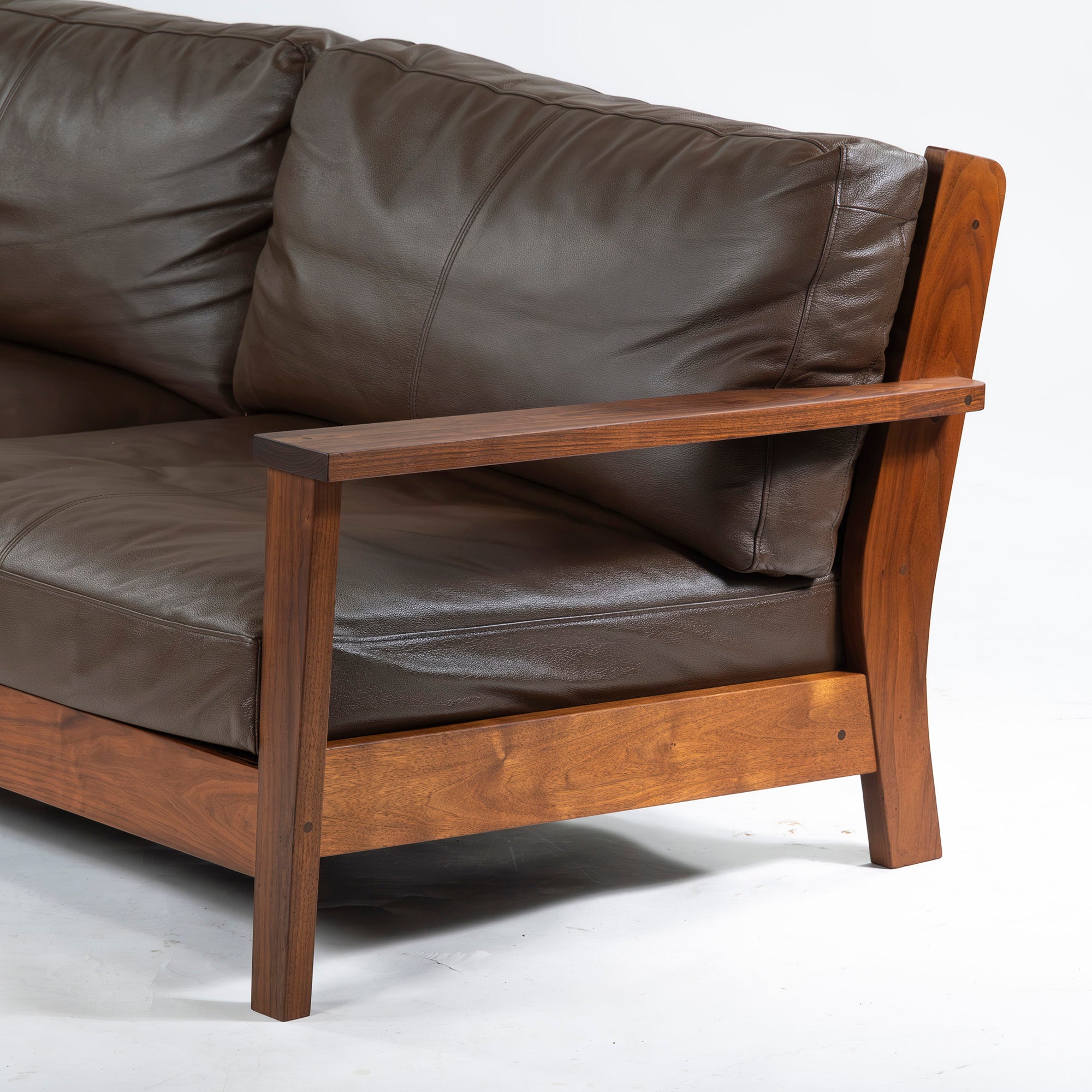 MASTERWAL Picchio PS1 sofa, solid walnut, oil finish, genuine leather, wood frame
