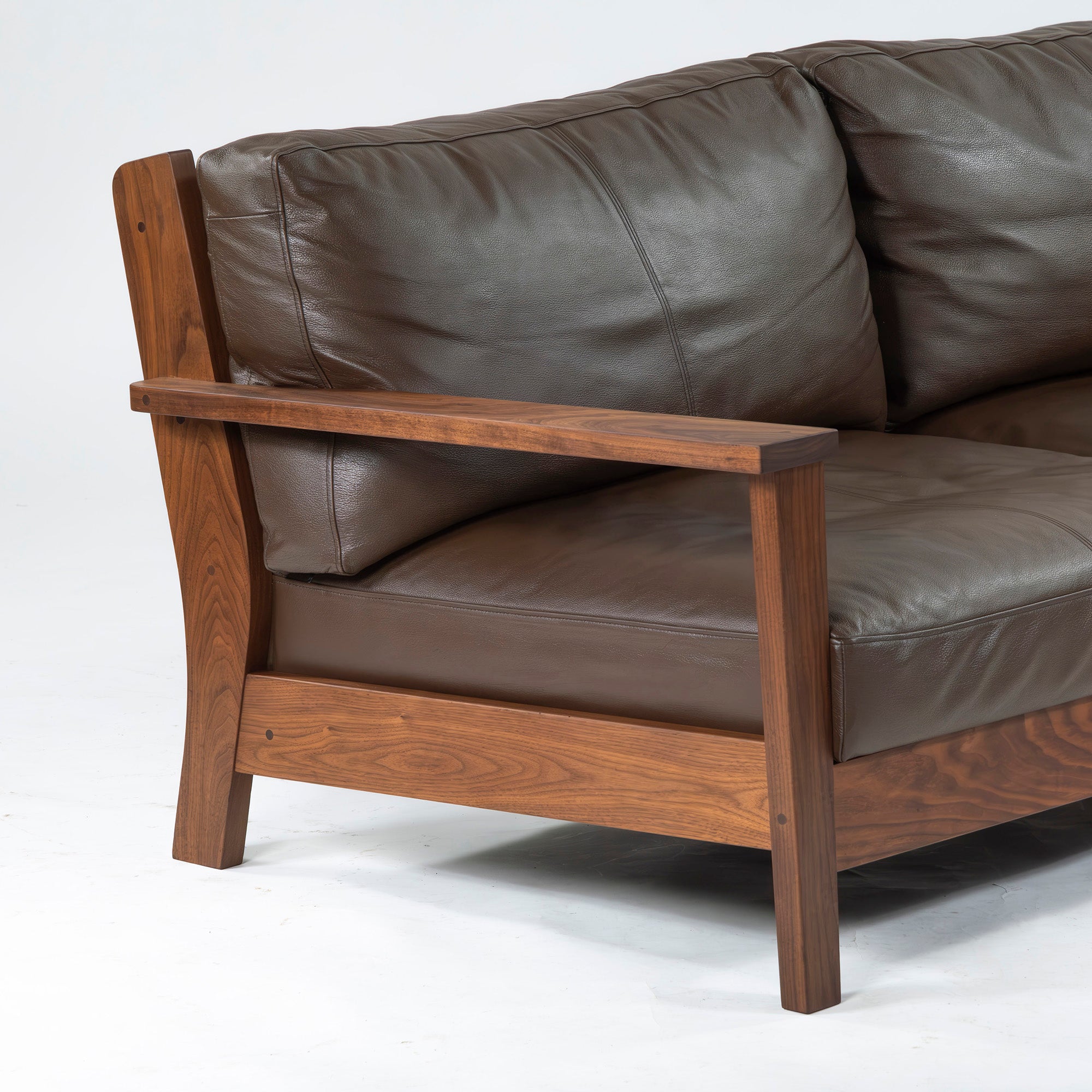 MASTERWAL Picchio PS1 sofa, solid walnut, oil finish, genuine leather, wood frame