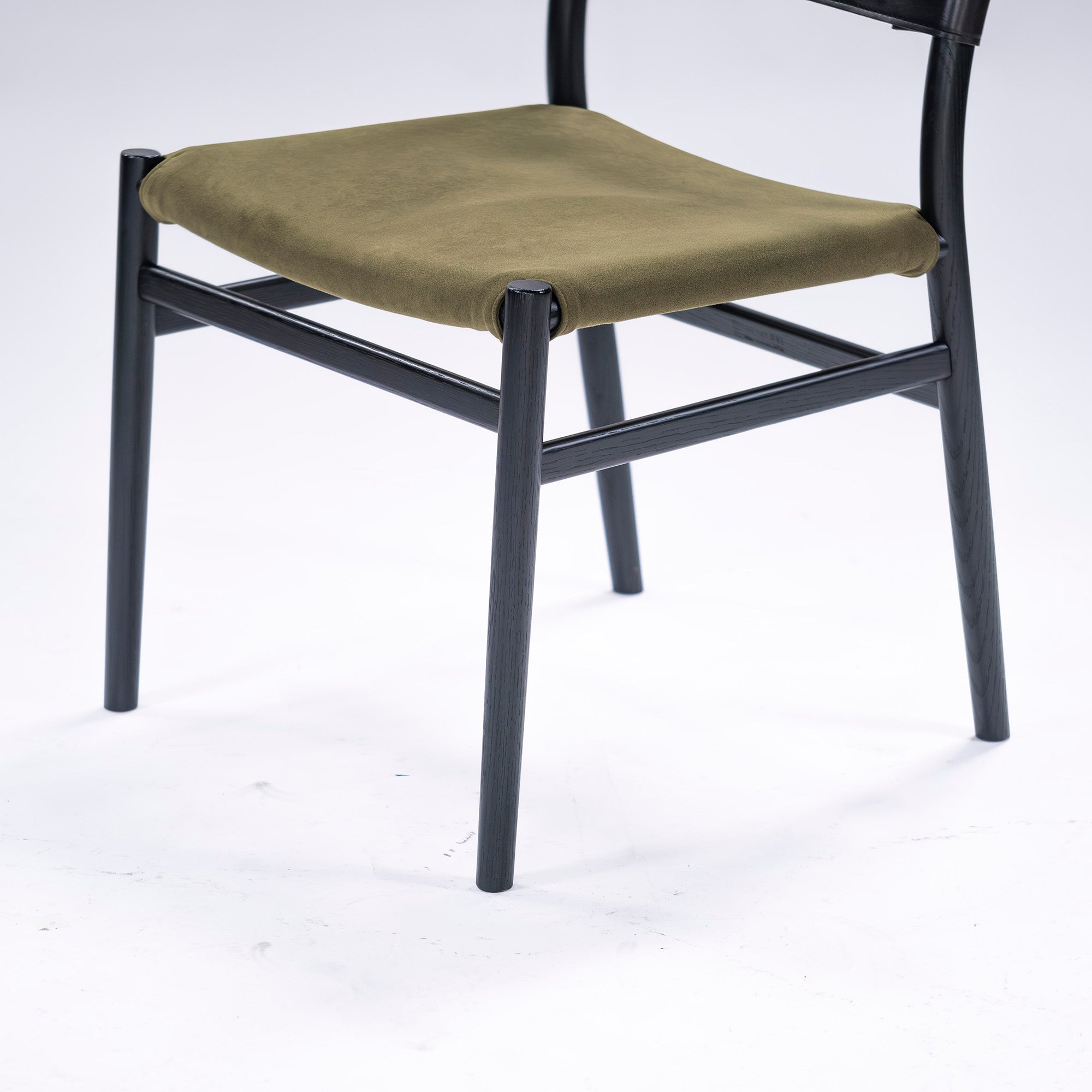 MASTERWAL YU UC4 Dining Chair, Red Oak, Black Paint (1), Genuine Leather, Modern, Scandinavian