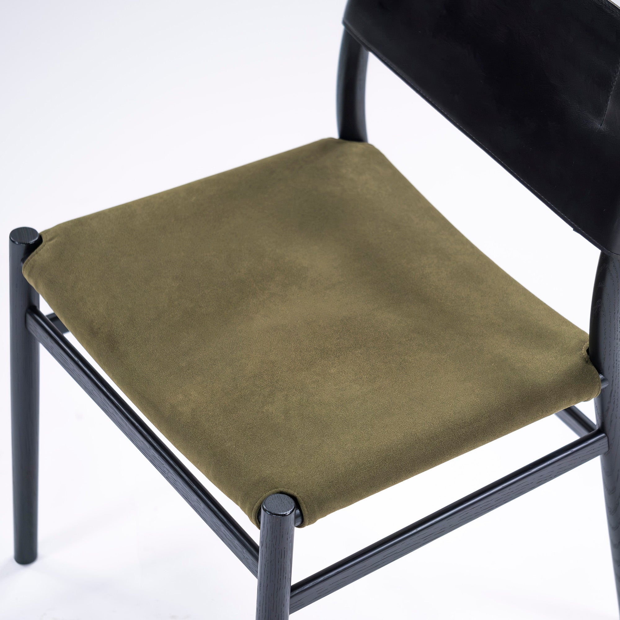MASTERWAL YU UC4 Dining Chair, Red Oak, Black Paint (1), Genuine Leather, Modern, Scandinavian