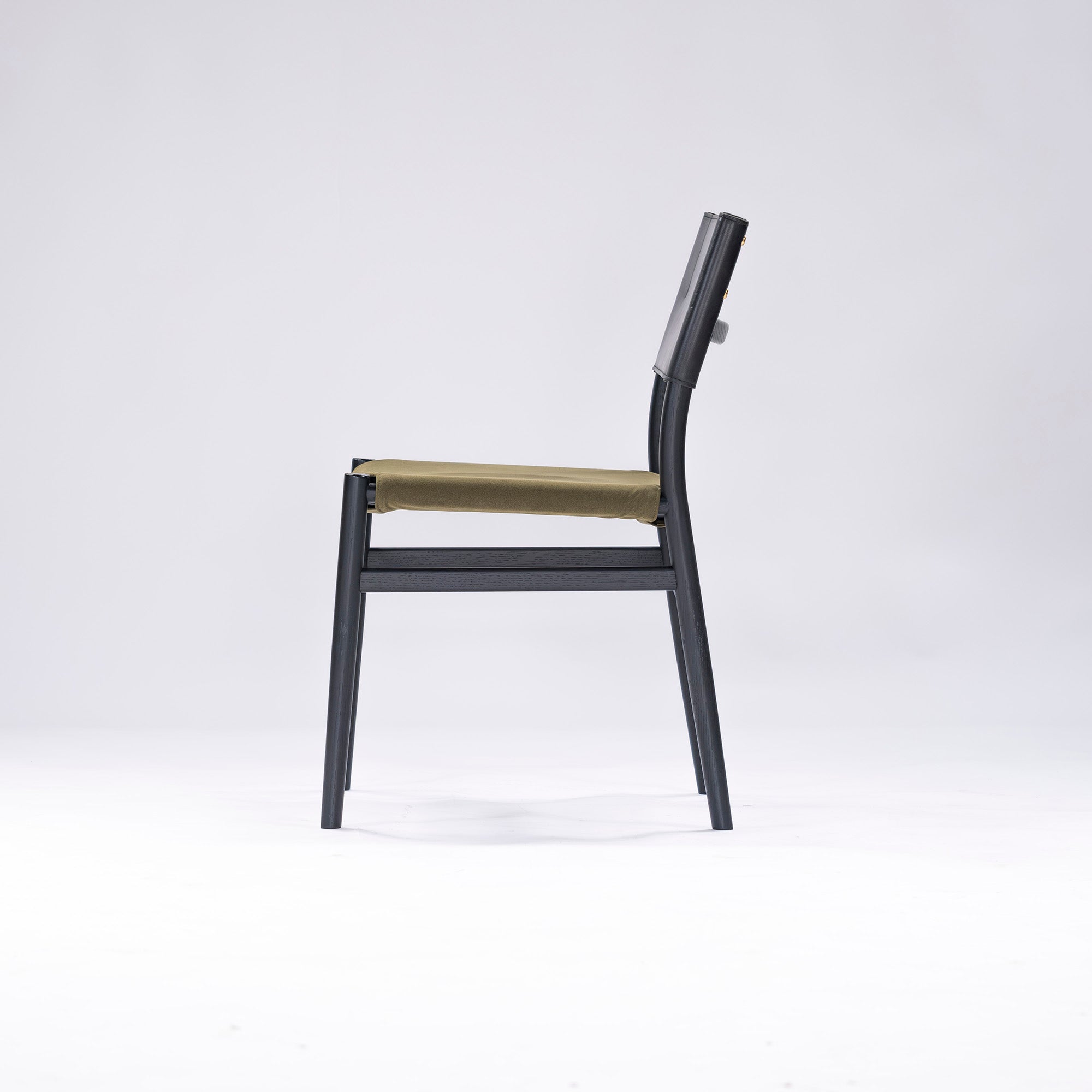 MASTERWAL YU UC4 Dining Chair, Red Oak, Black Paint (2), Genuine Leather, Modern, Scandinavian