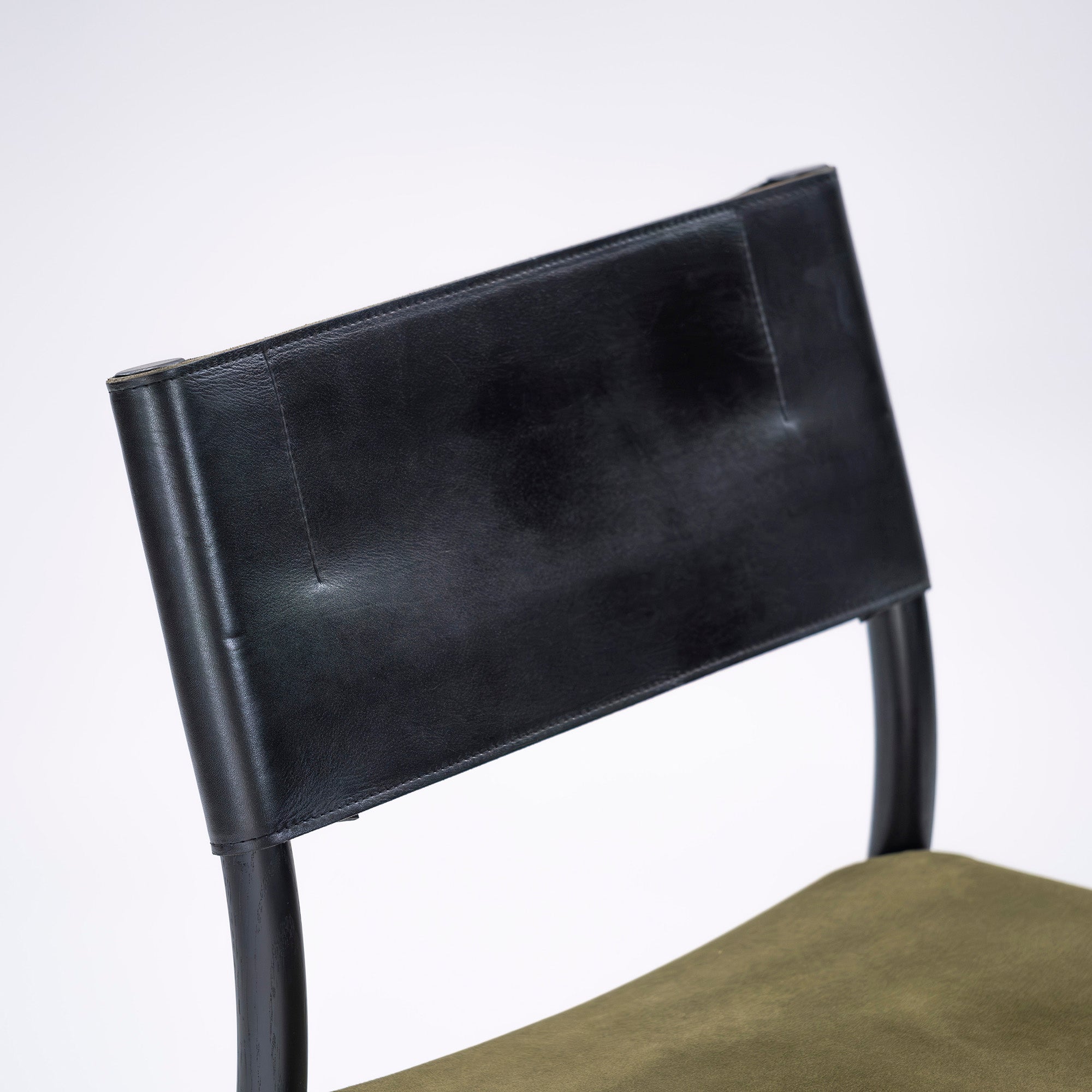 MASTERWAL YU UC4 Dining Chair, Red Oak, Black Paint (2), Genuine Leather, Modern, Scandinavian