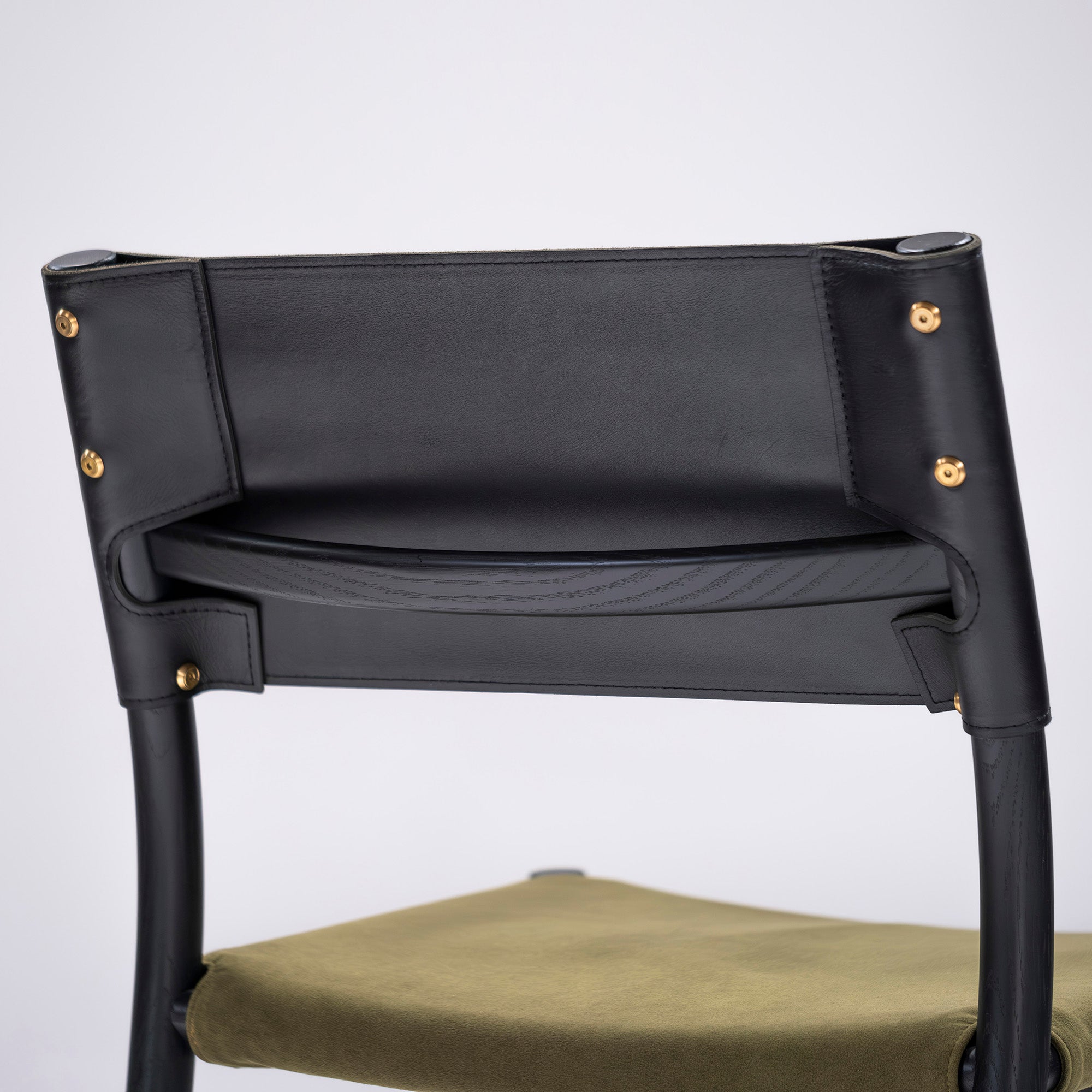 MASTERWAL YU UC4 Dining Chair, Red Oak, Black Paint (2), Genuine Leather, Modern, Scandinavian