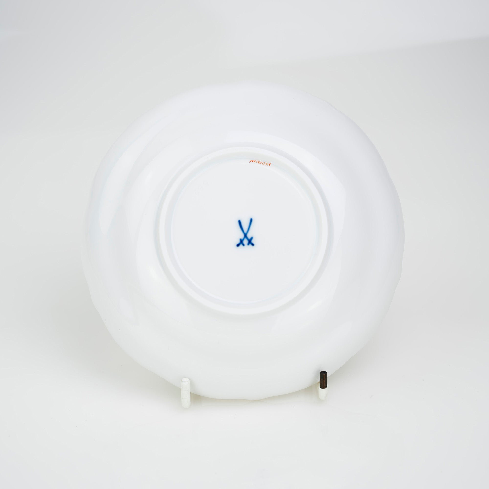 Meissen Basic Flower Crocus Gold Cup & Saucer (1)