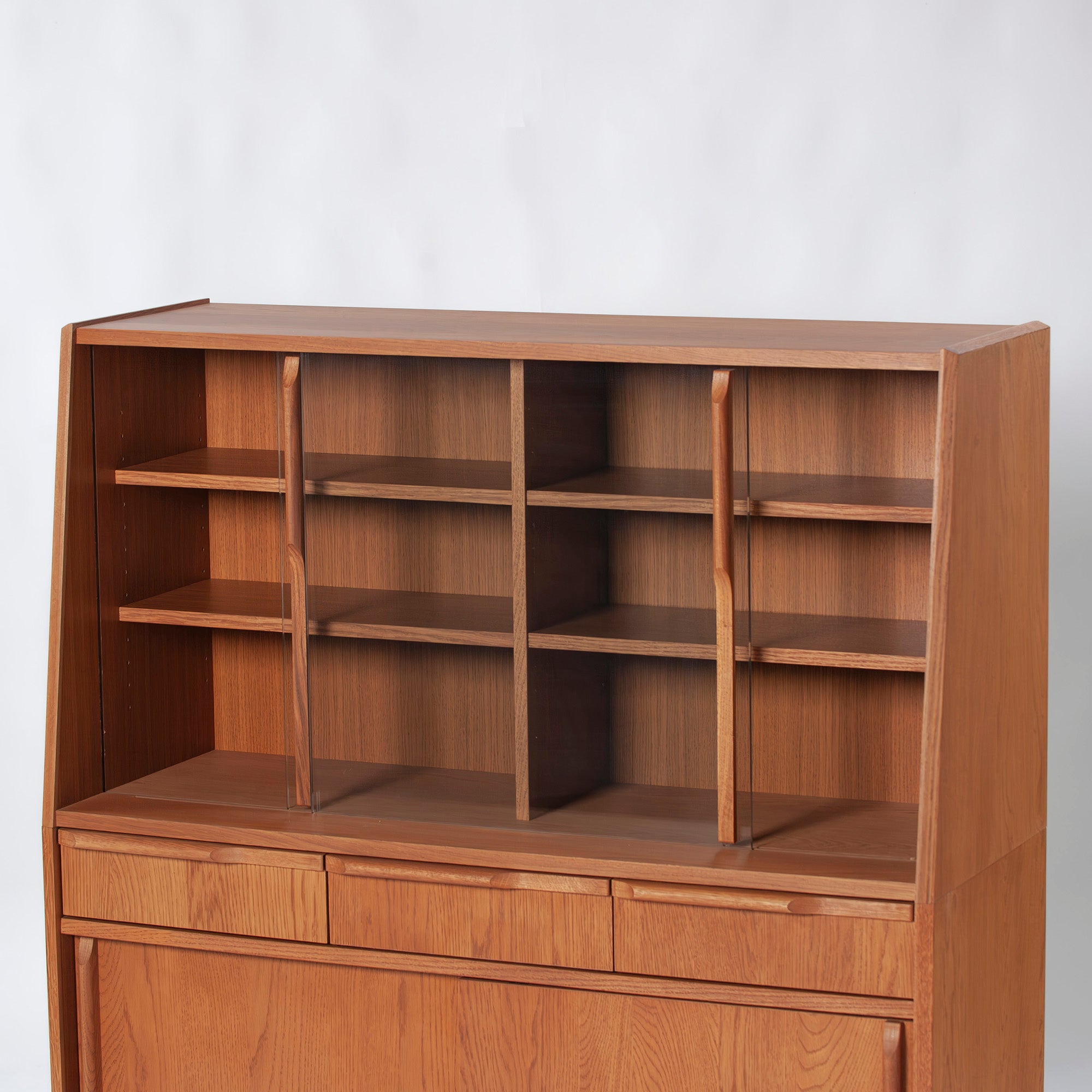 Cabinet Unico TOVE Cupboard Oak wood W120 Nordic vintage style Kitchen storage Living room storage