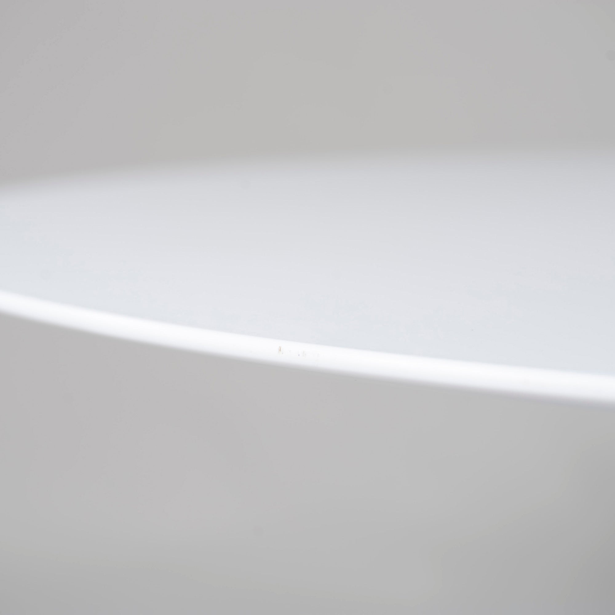 Dining table Cassina ixc. FLOW Cafe table Italian modern Simple modern Round
