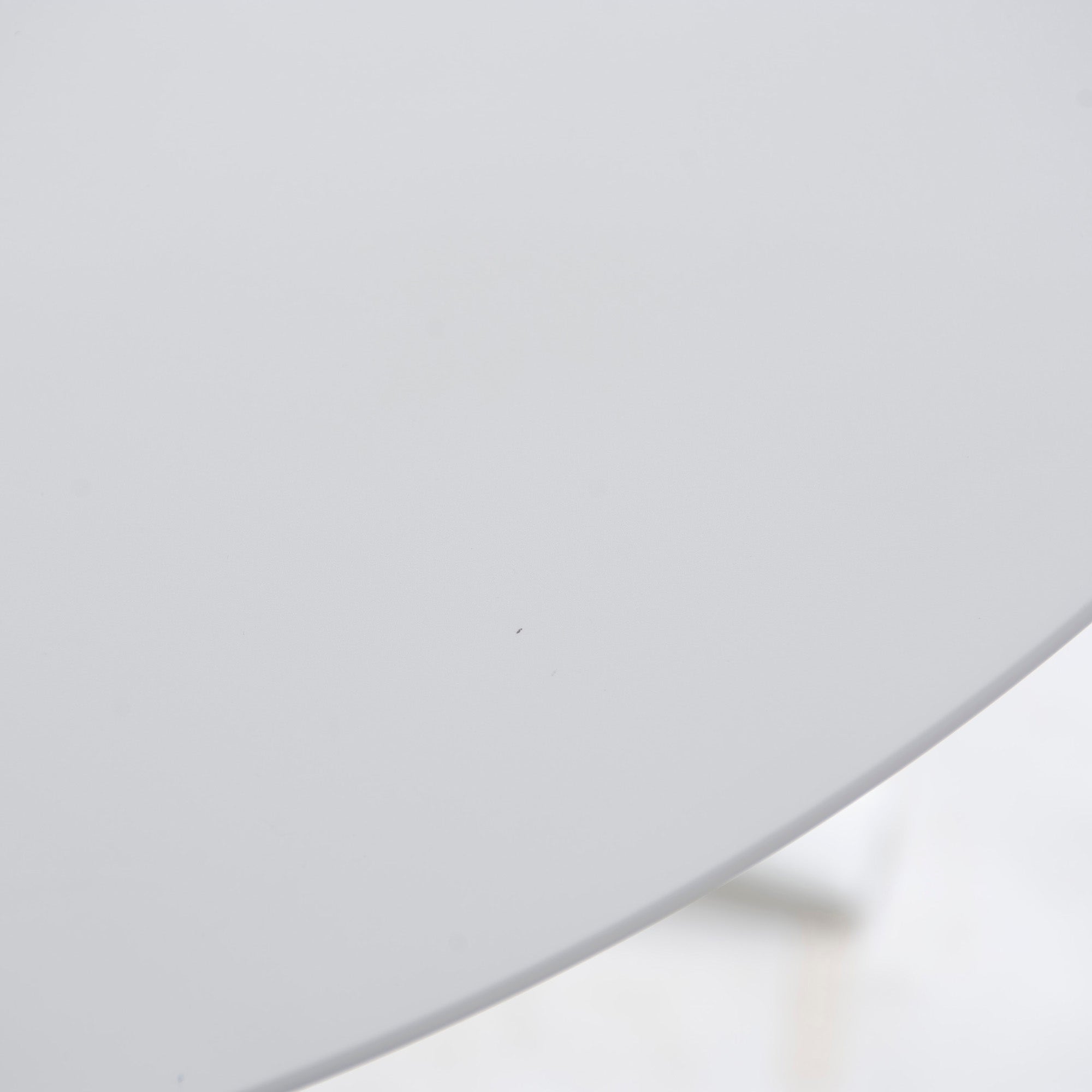 Dining table Cassina ixc. FLOW Cafe table Italian modern Simple modern Round
