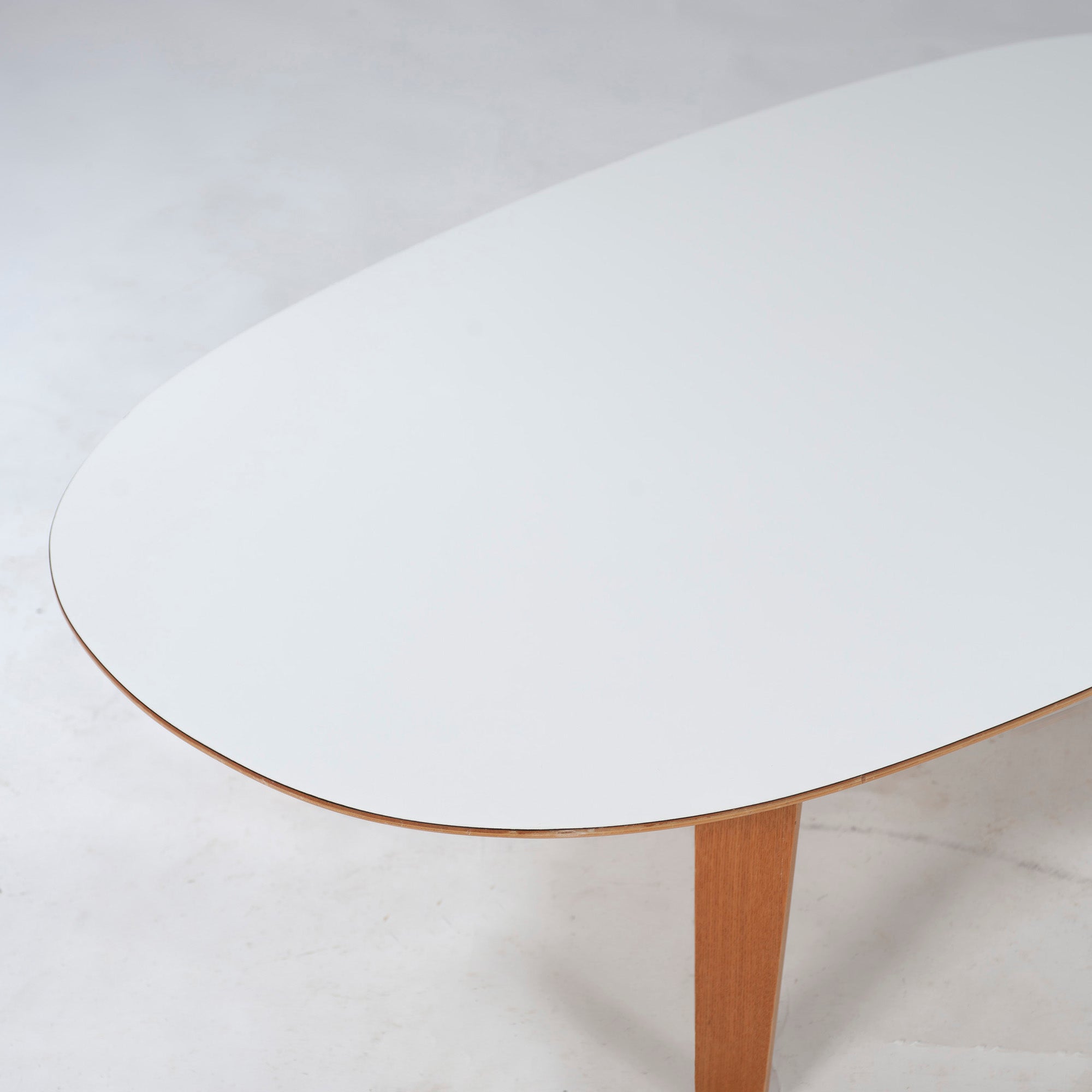 Center table MUJI Oval top Low table Melamine top Ash wood Natural modern Nordic modern IDEE