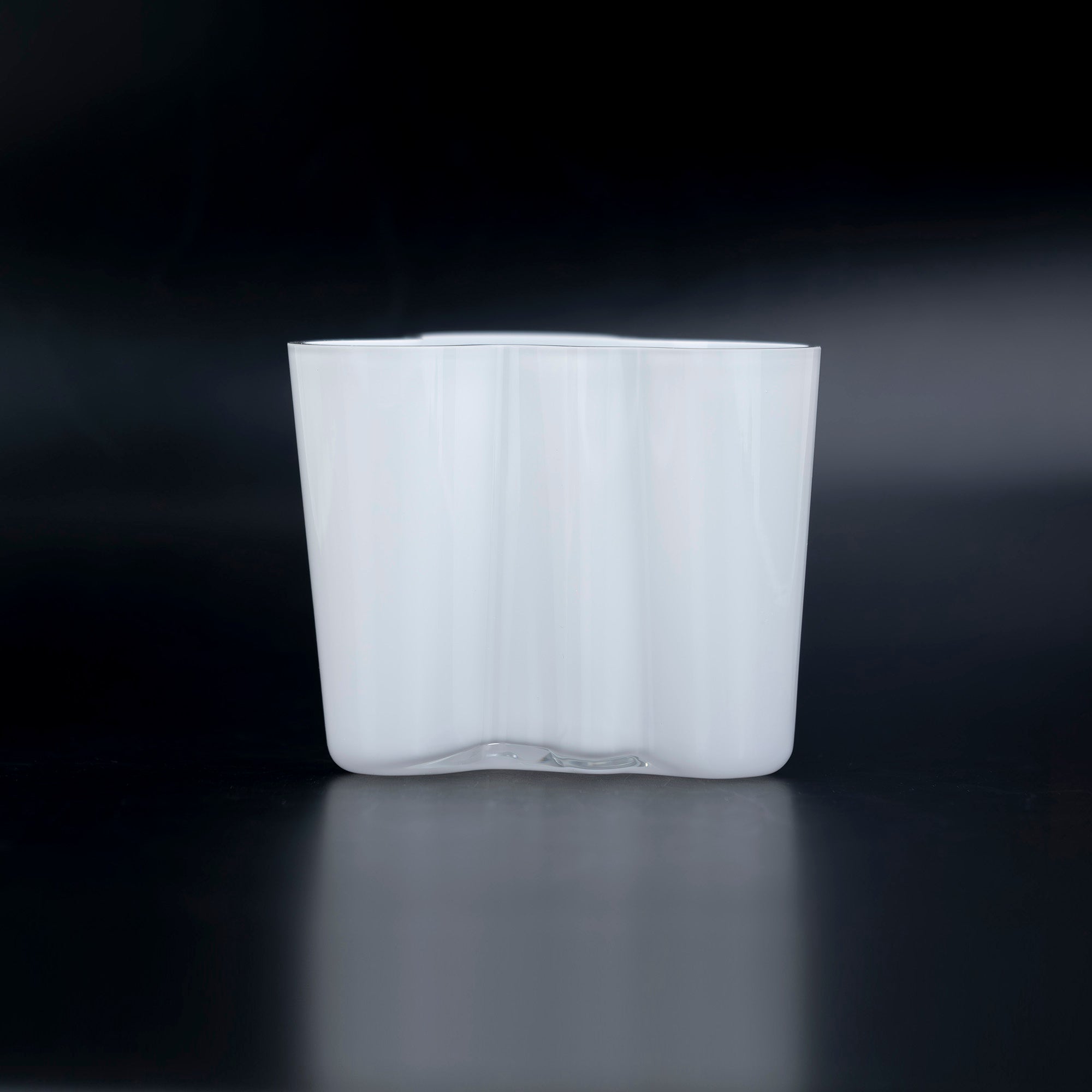 Iittala Alvar Aalto Flower Vase White 9.5cm Good Condition