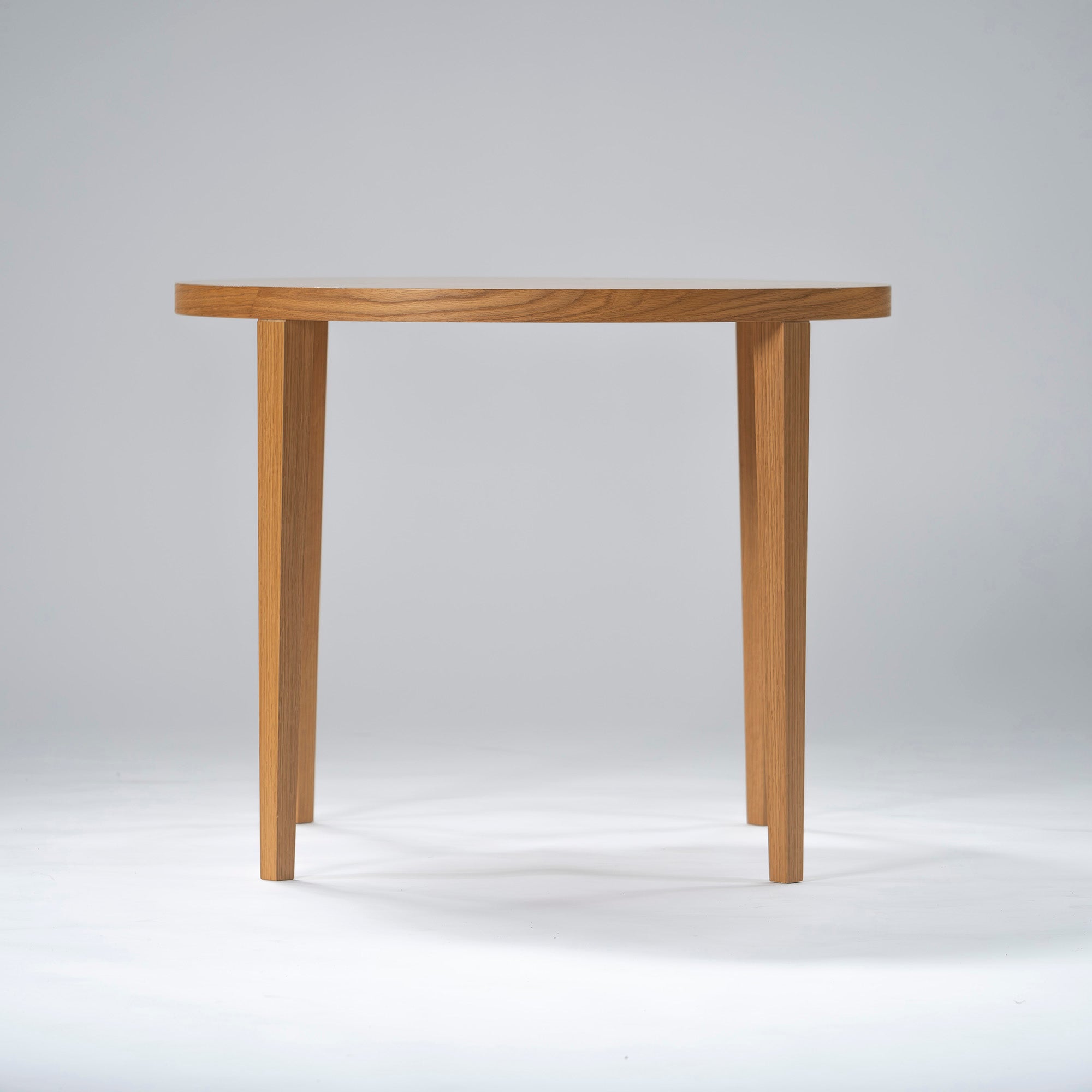 Dining table ACTUS FB round table Oak wood w90 tapered legs Nordic modern simple modern round