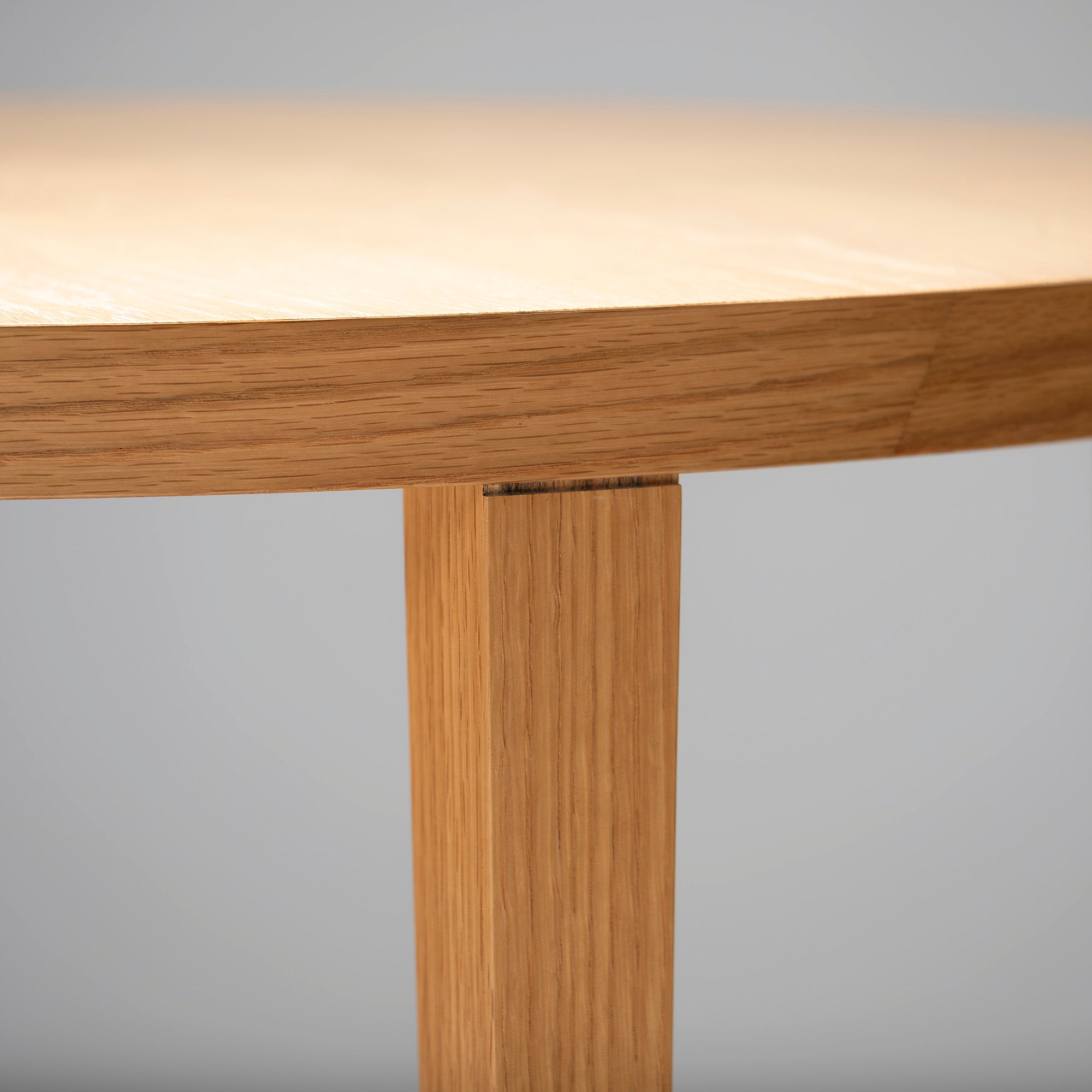 Dining table ACTUS FB round table Oak wood w90 tapered legs Nordic modern simple modern round