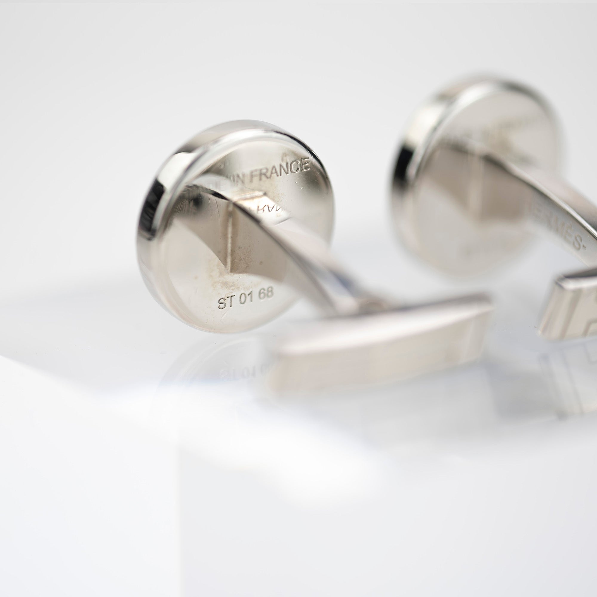 HERMES Serie Ricor 2 Cufflinks Silver x Black