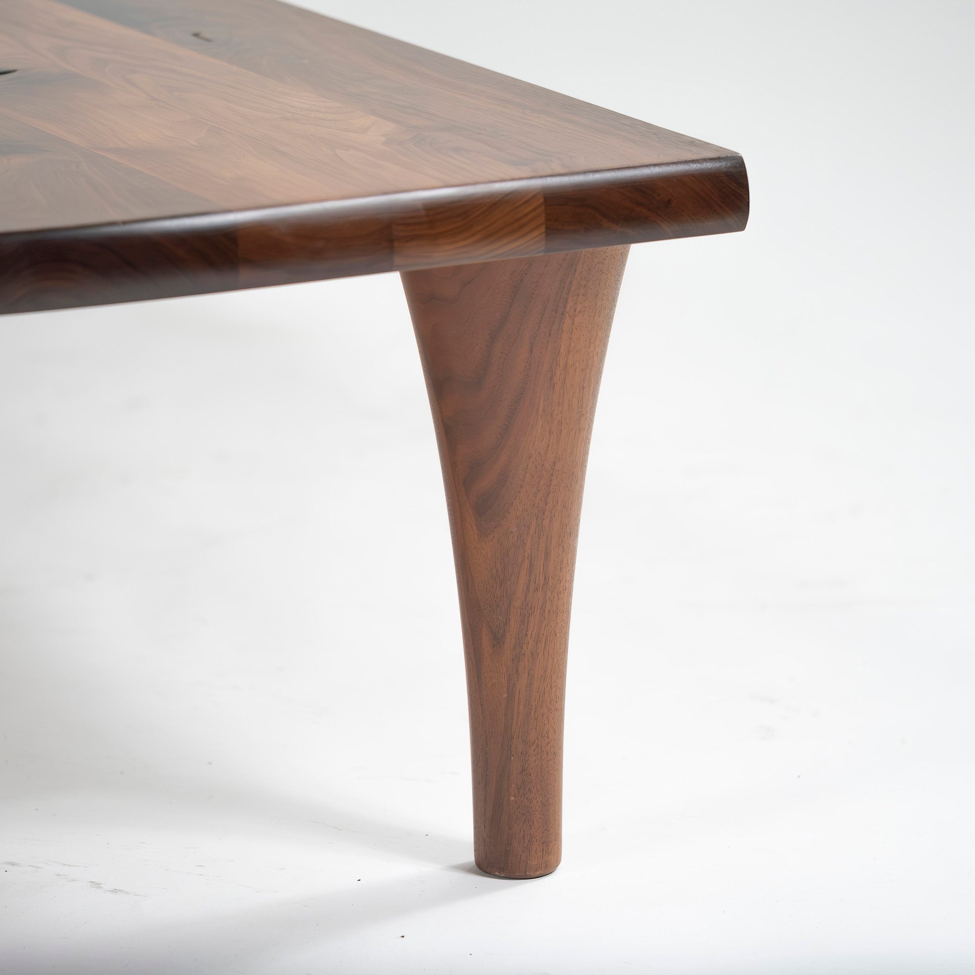 Center table Hida Sangyo Mori no Kotoba Walnut Semicircular living table w150 Solid walnut Japanese modern Old house Woodpecker